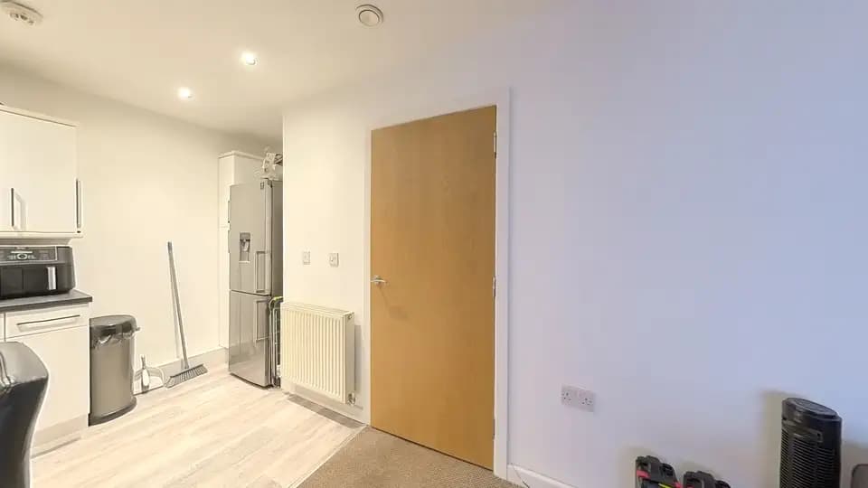 property photo 18 of 26