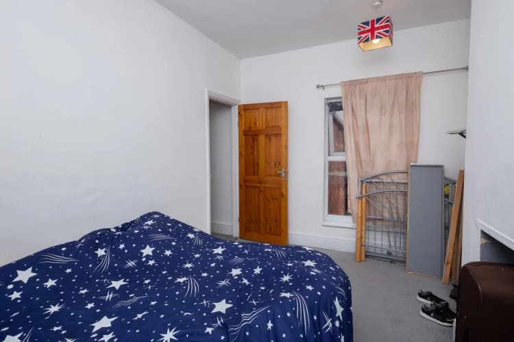 property photo 11 of 21