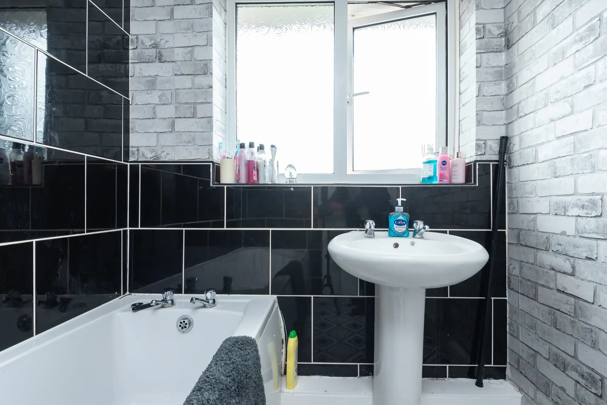property photo 11 of 33