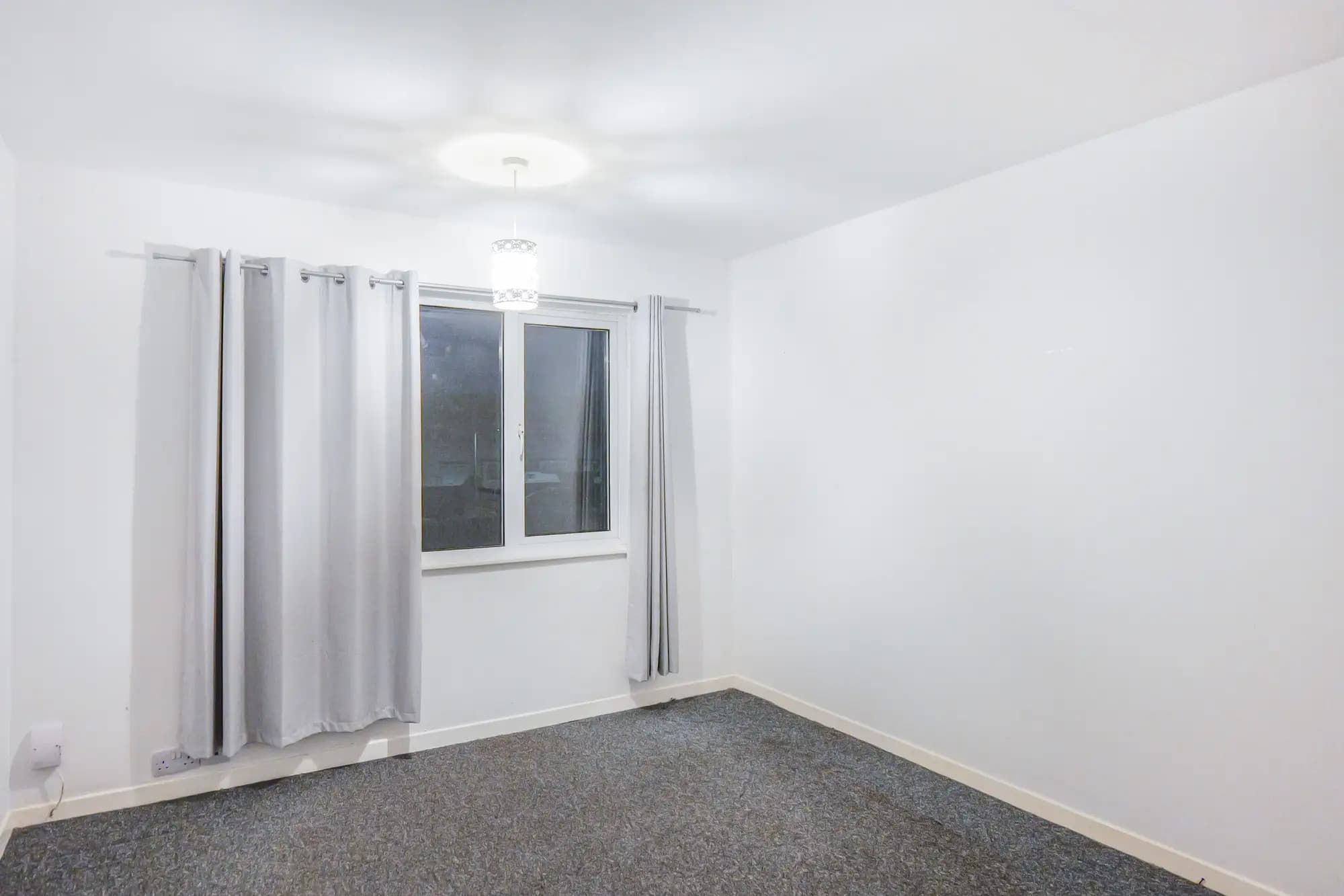 property photo 8 of 20