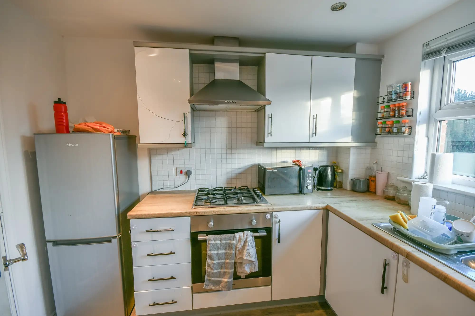 property photo 4 of 14