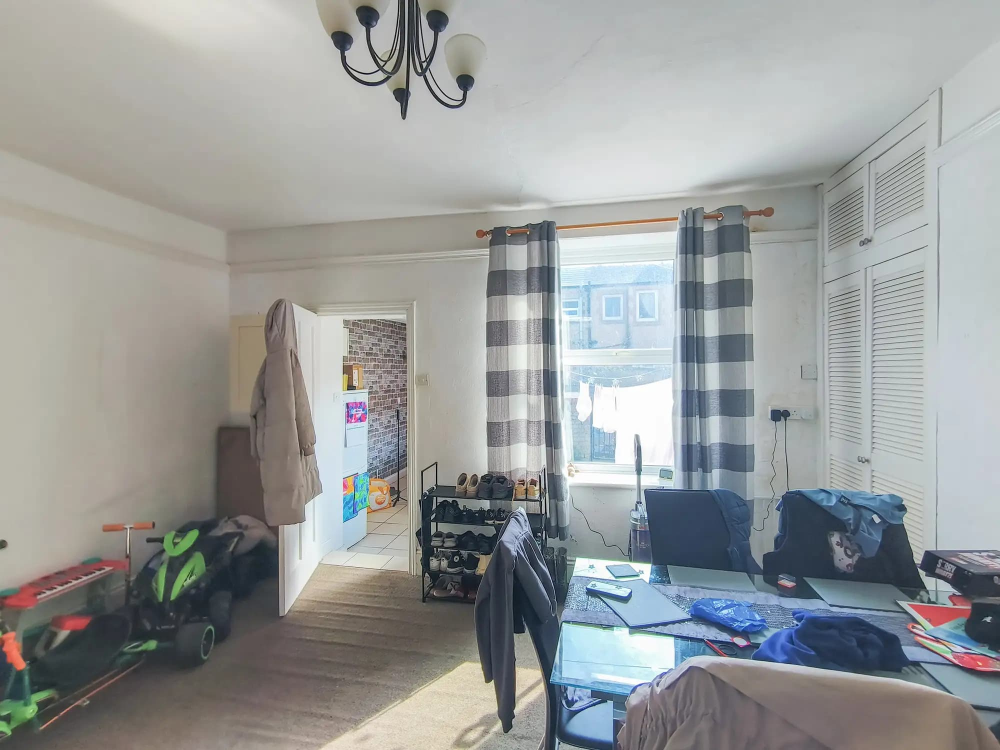 property photo 5 of 16