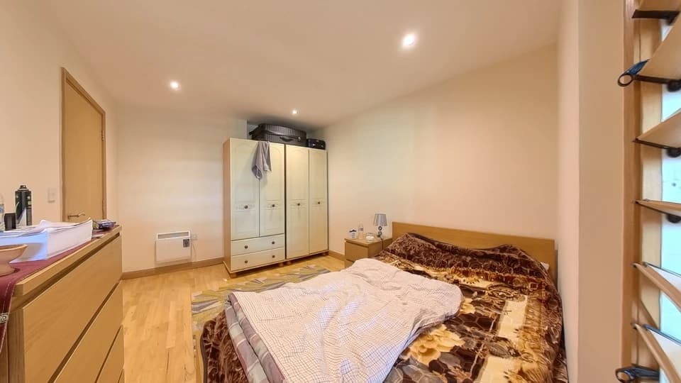 property photo 14 of 18