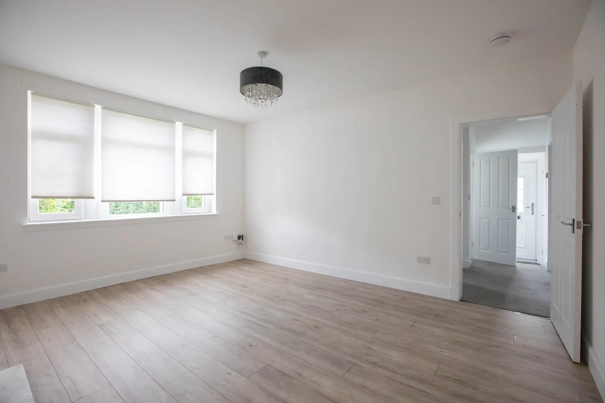 property photo 4 of 17