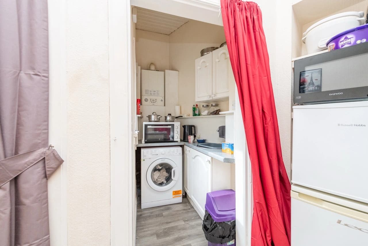 property photo 7 of 19