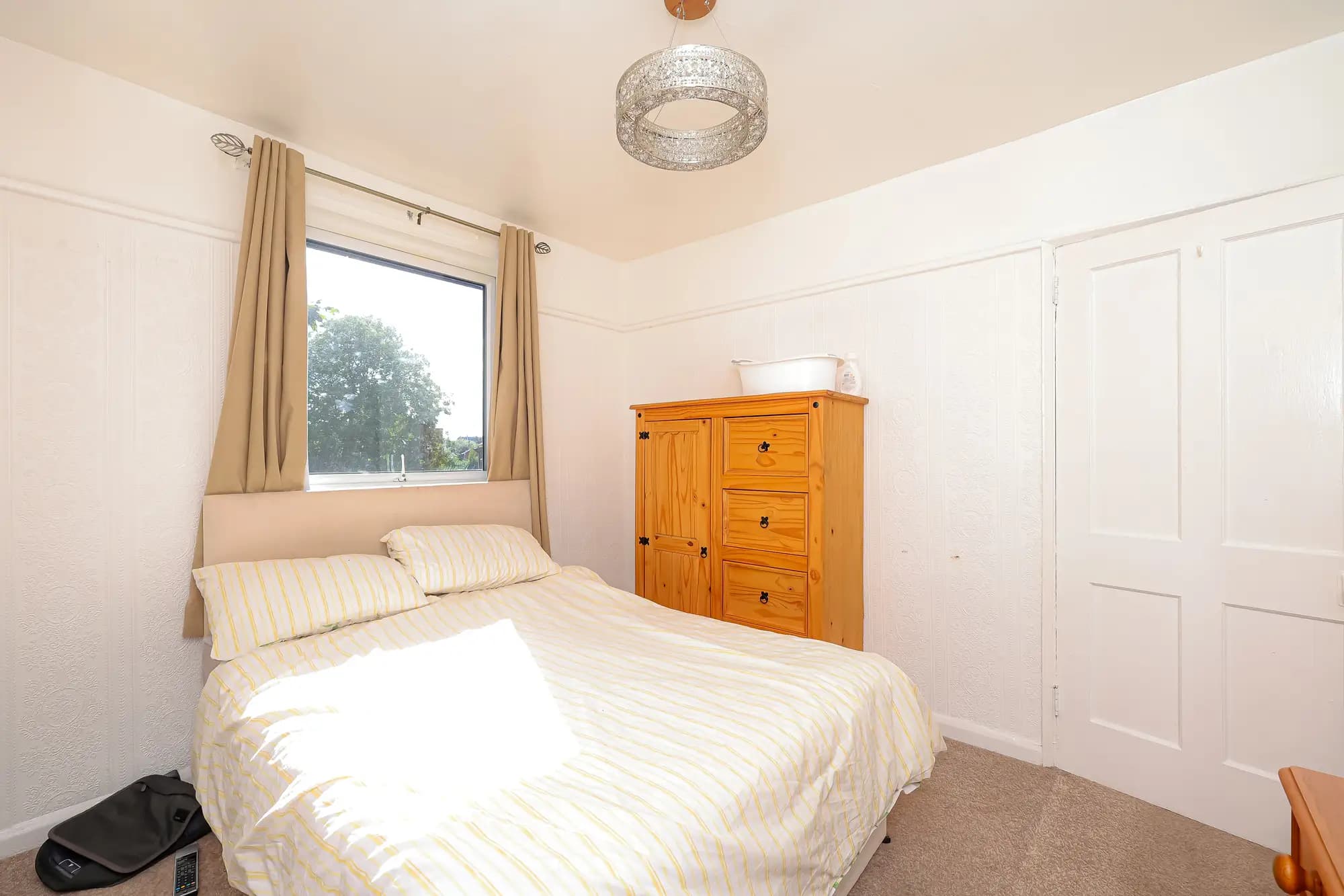 property photo 17 of 32