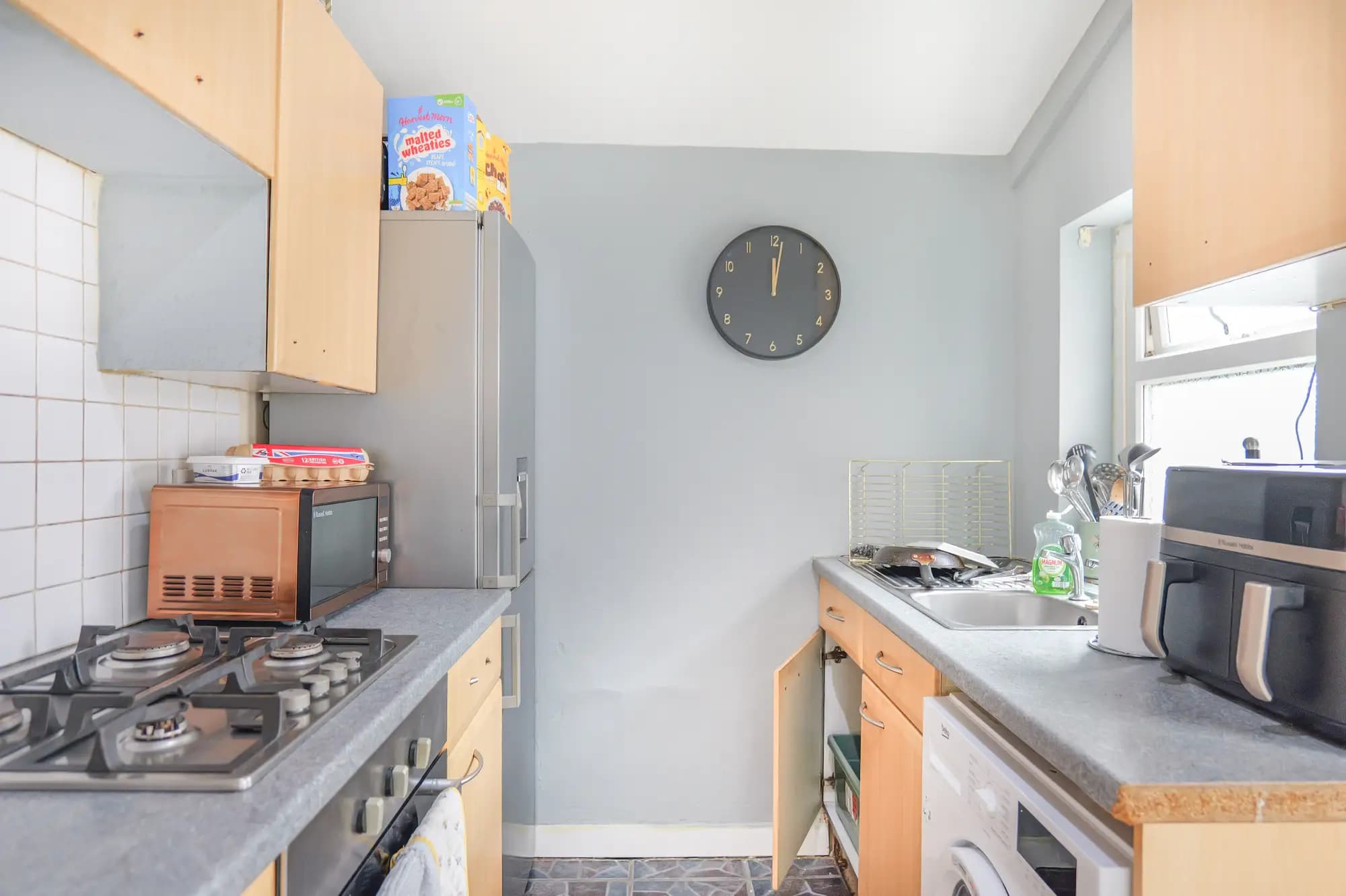 property photo 5 of 17