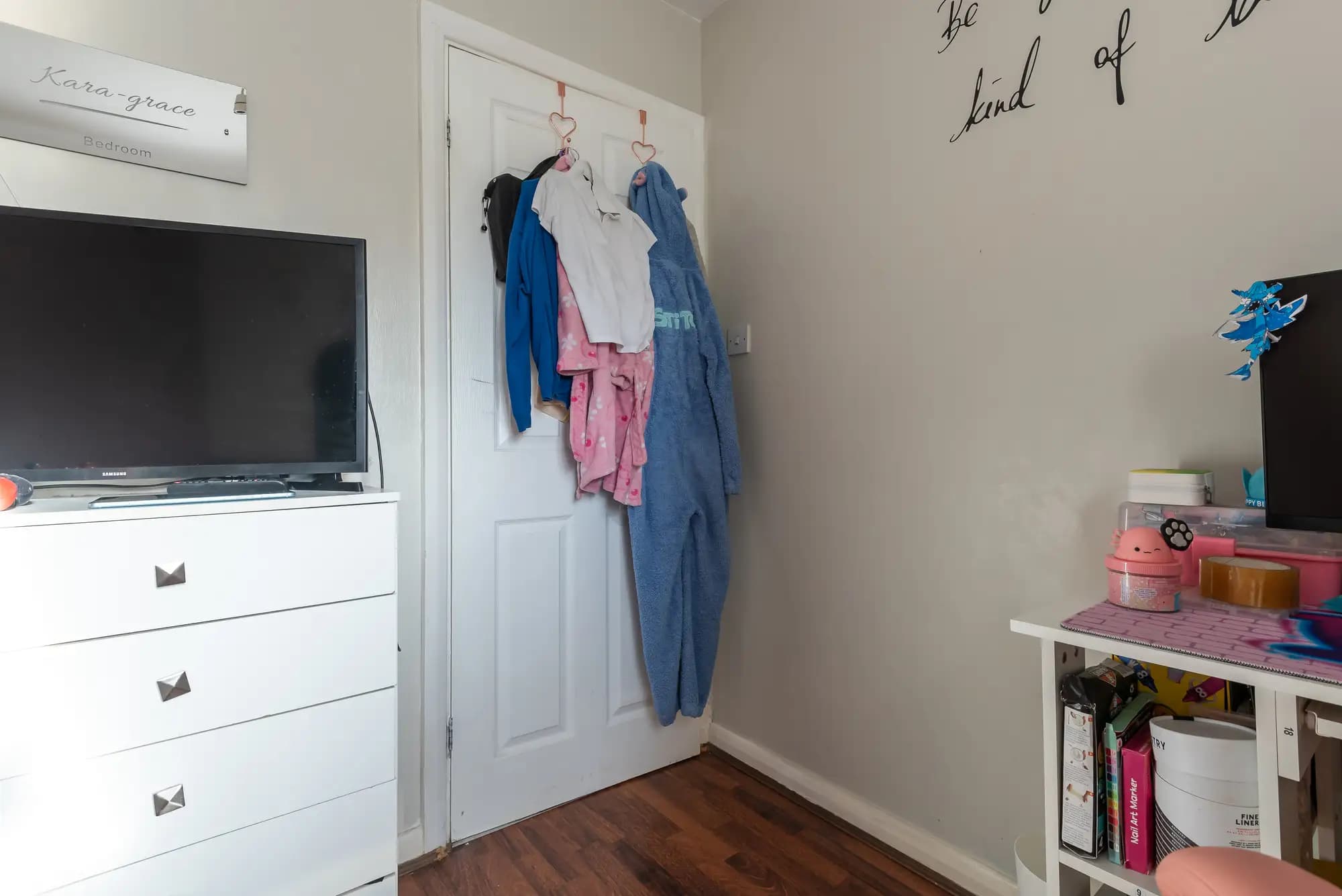 property photo 13 of 27