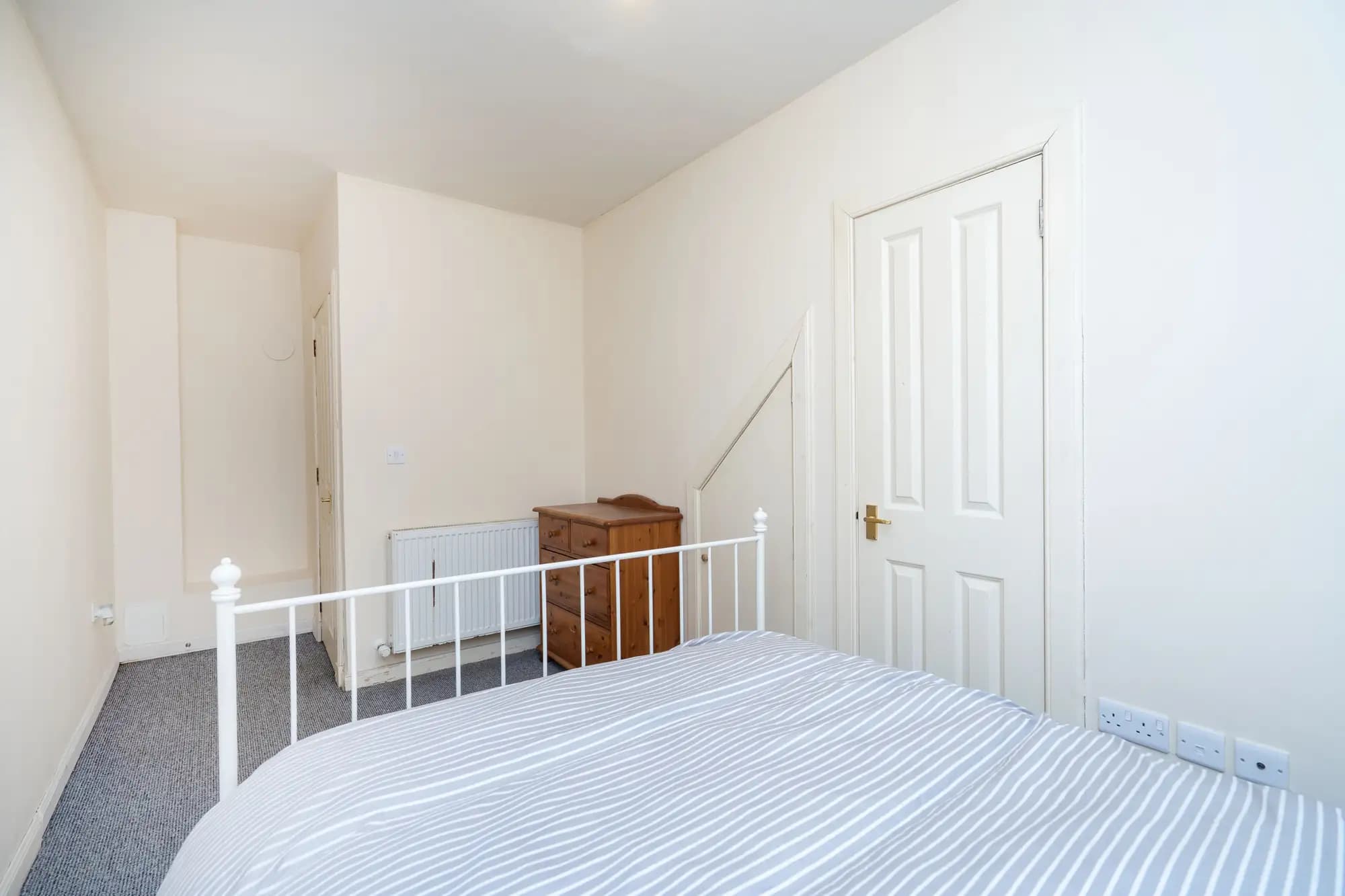 property photo 16 of 18