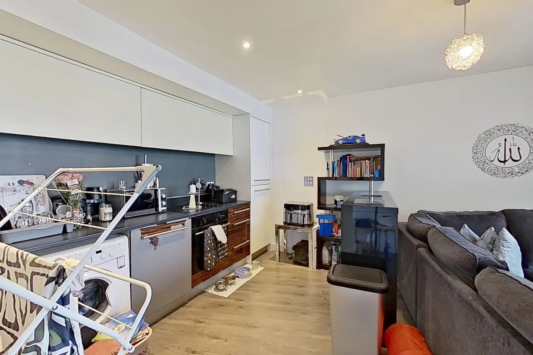 property photo 4 of 14
