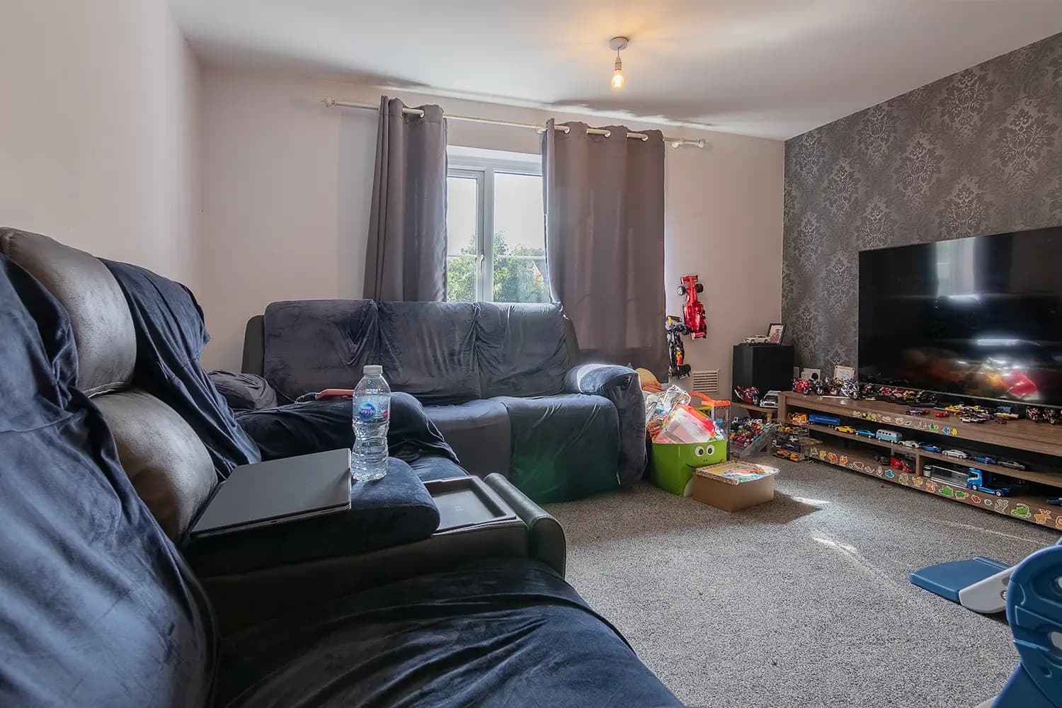 property photo 4 of 18