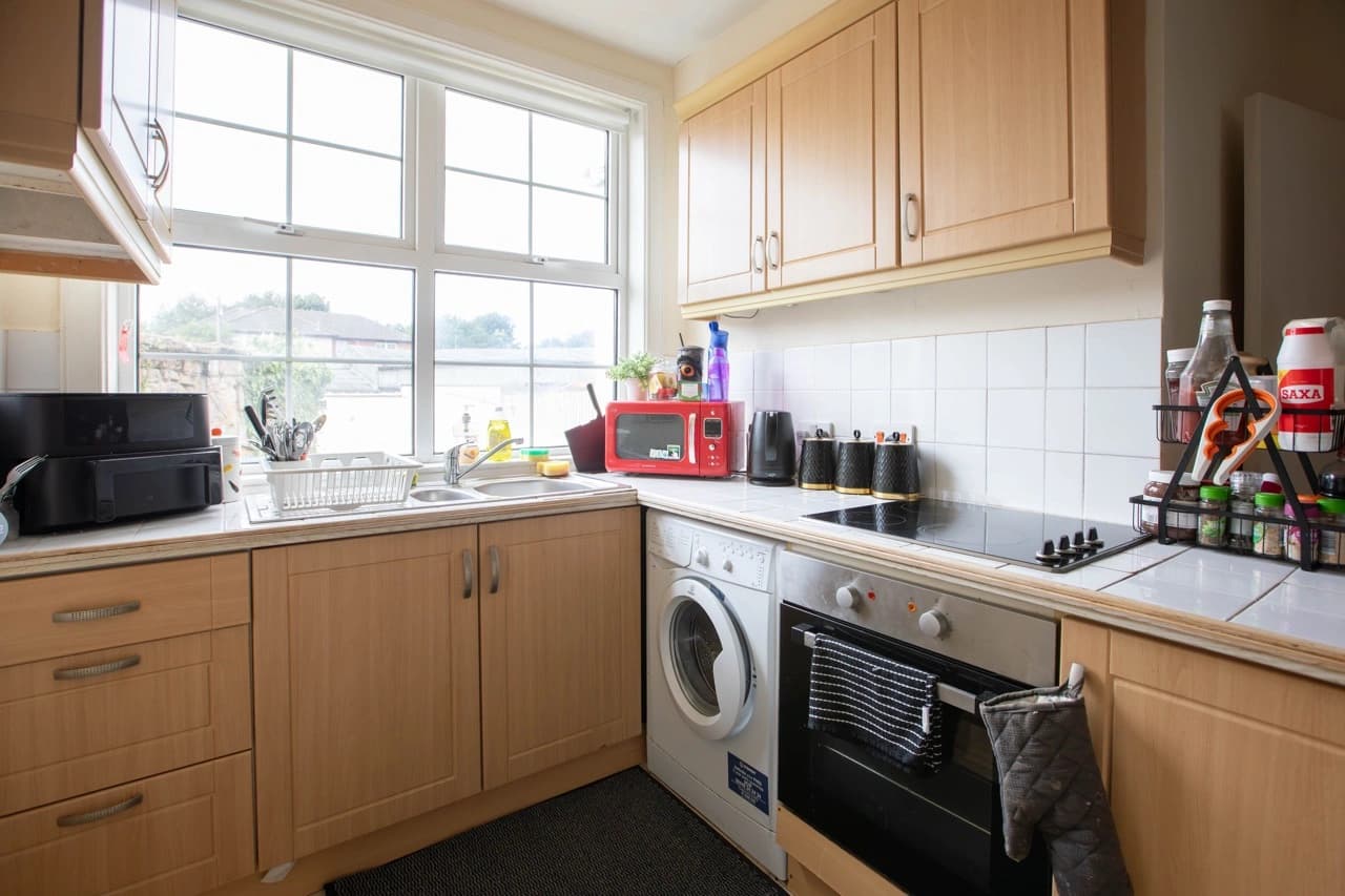 property photo 6 of 28