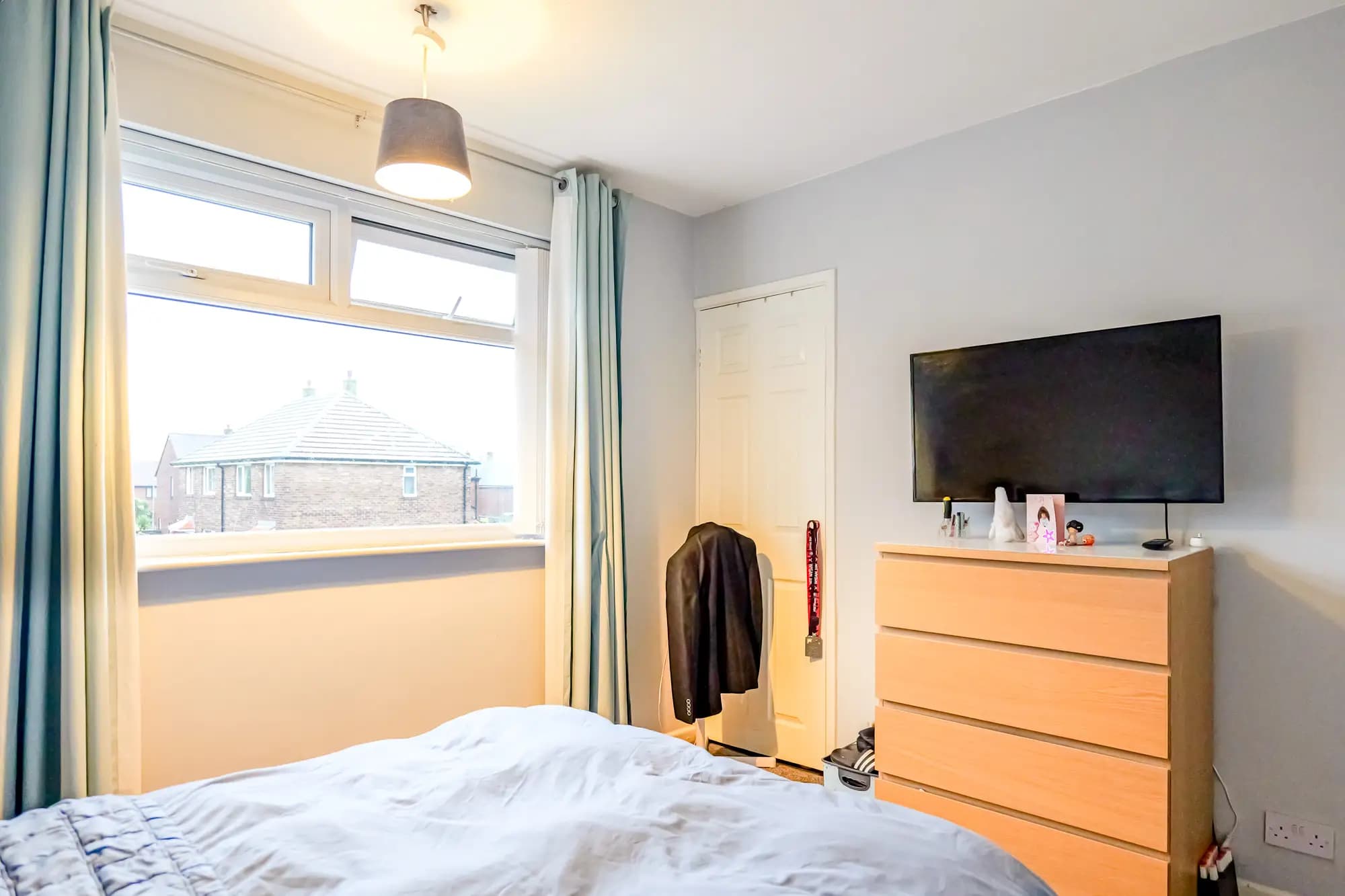 property photo 11 of 25