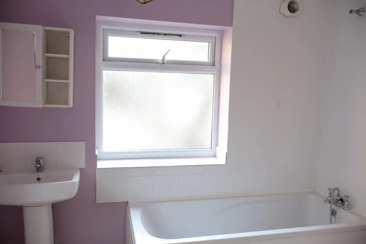 property photo 18 of 37