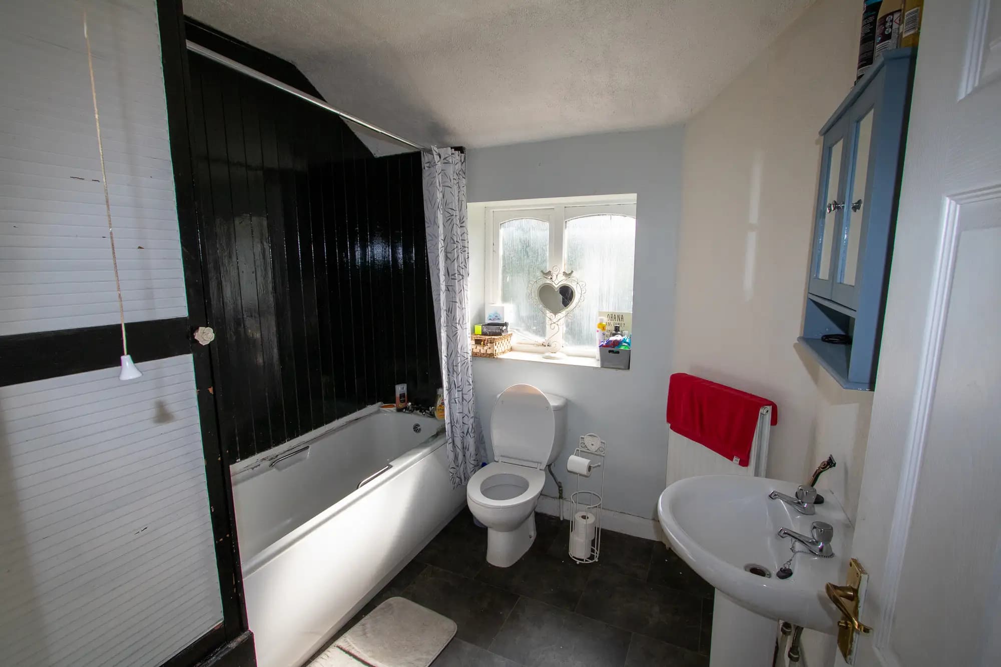 property photo 8 of 16