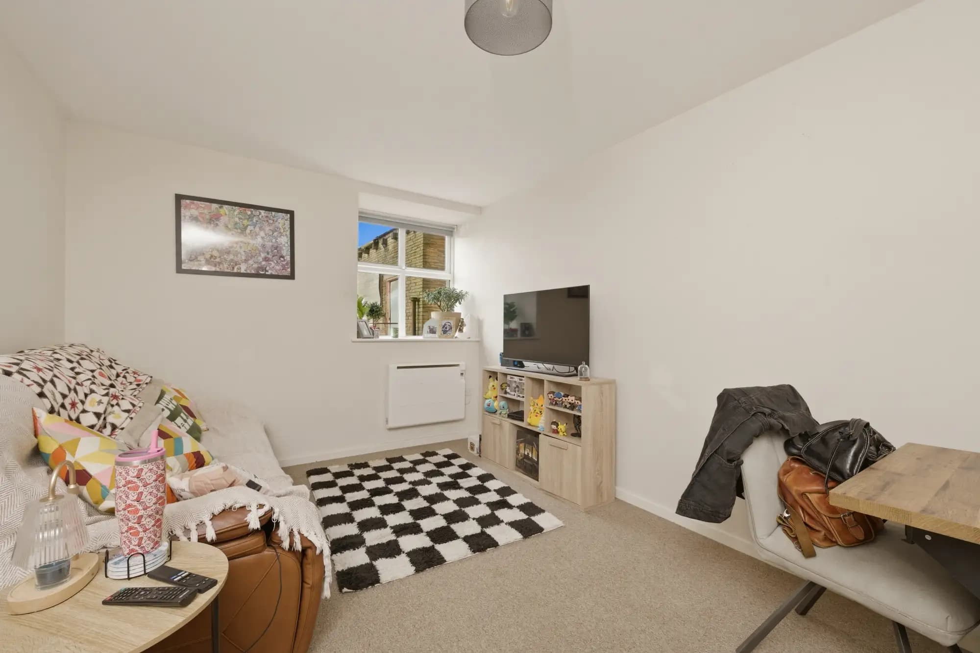 property photo 4 of 11