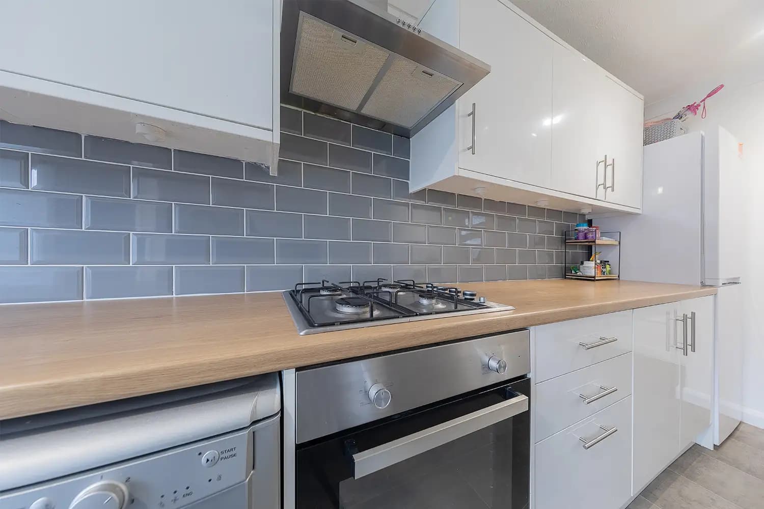 property photo 5 of 17