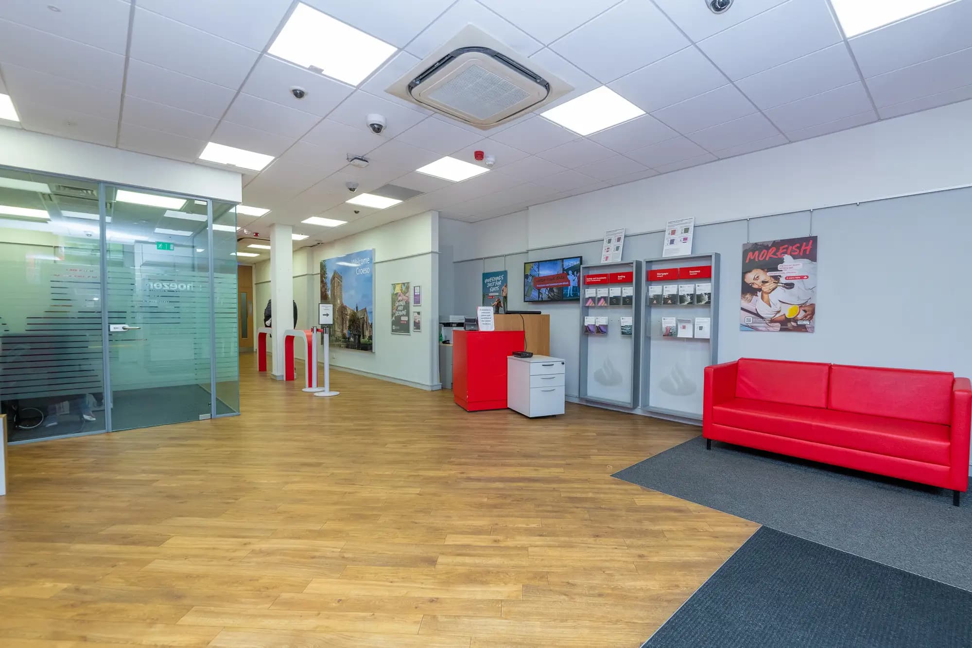 property photo 4 of 11