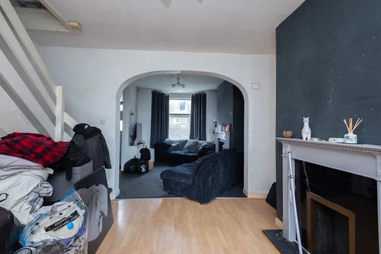 property photo 6 of 28
