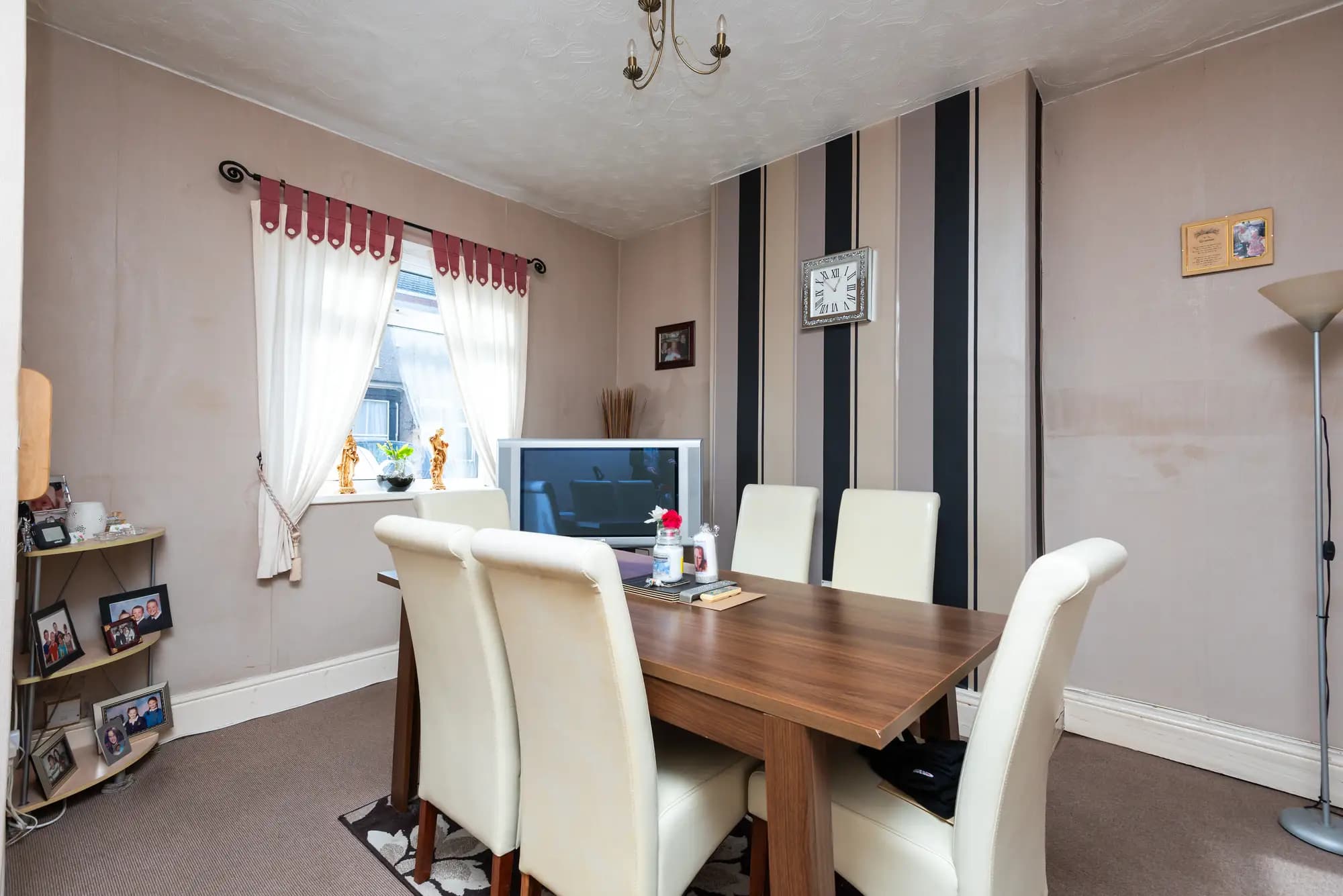 property photo 9 of 25