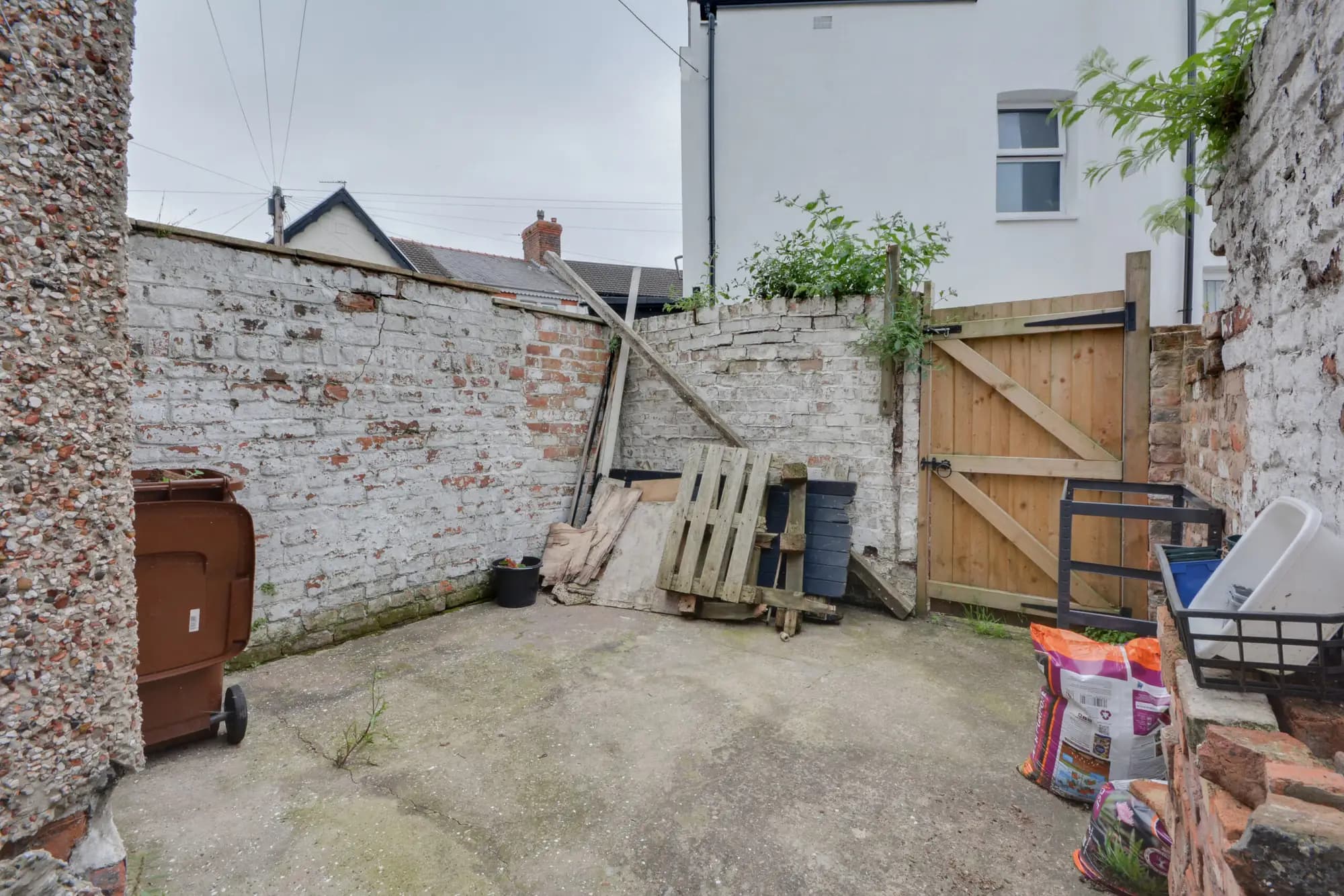 property photo 17 of 18