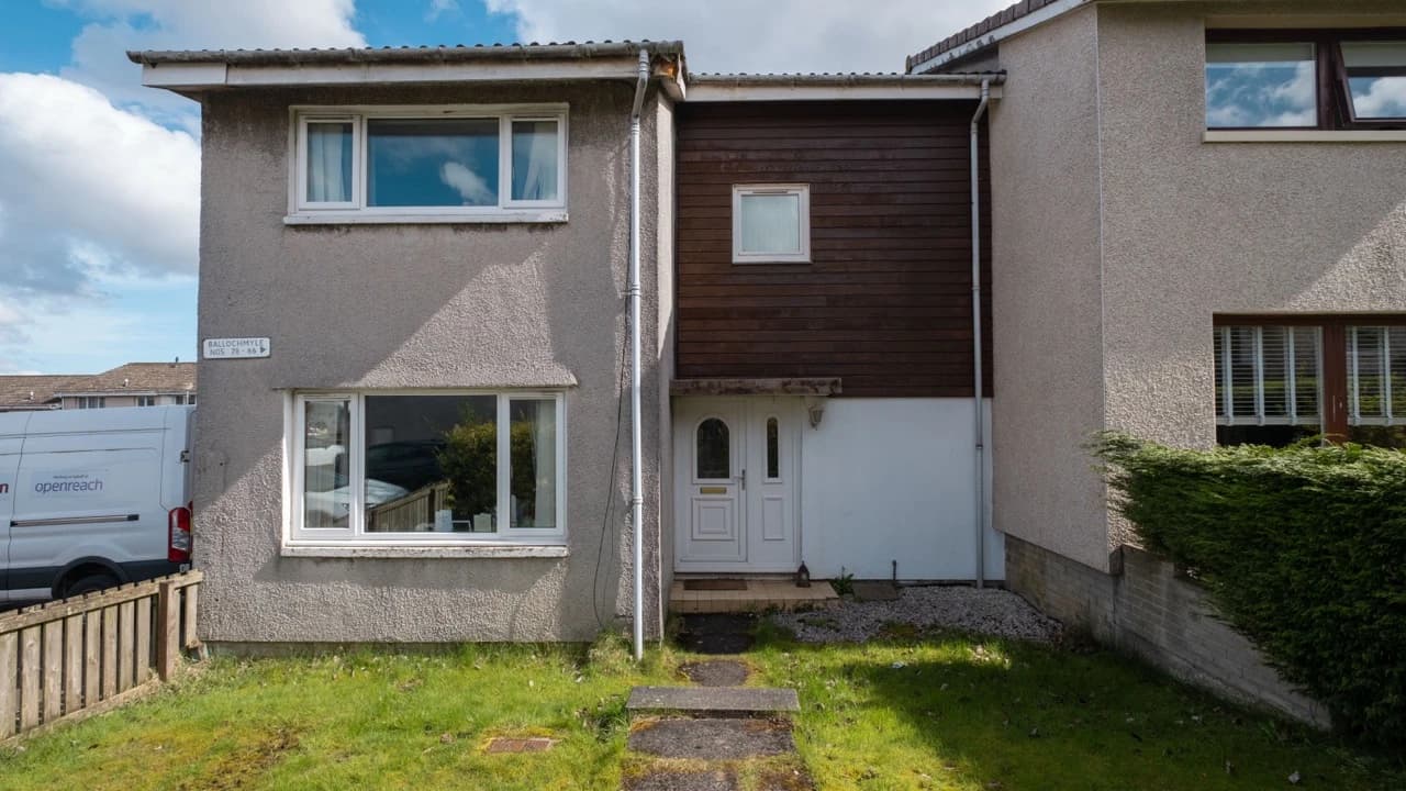 property photo 1 of 20