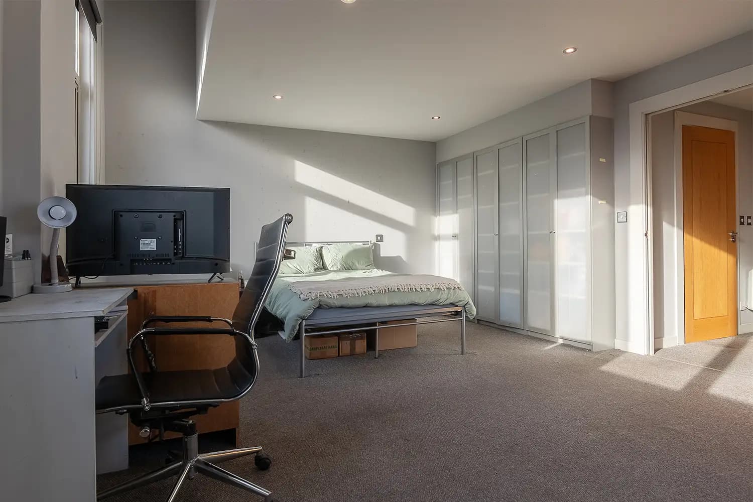 property photo 22 of 33