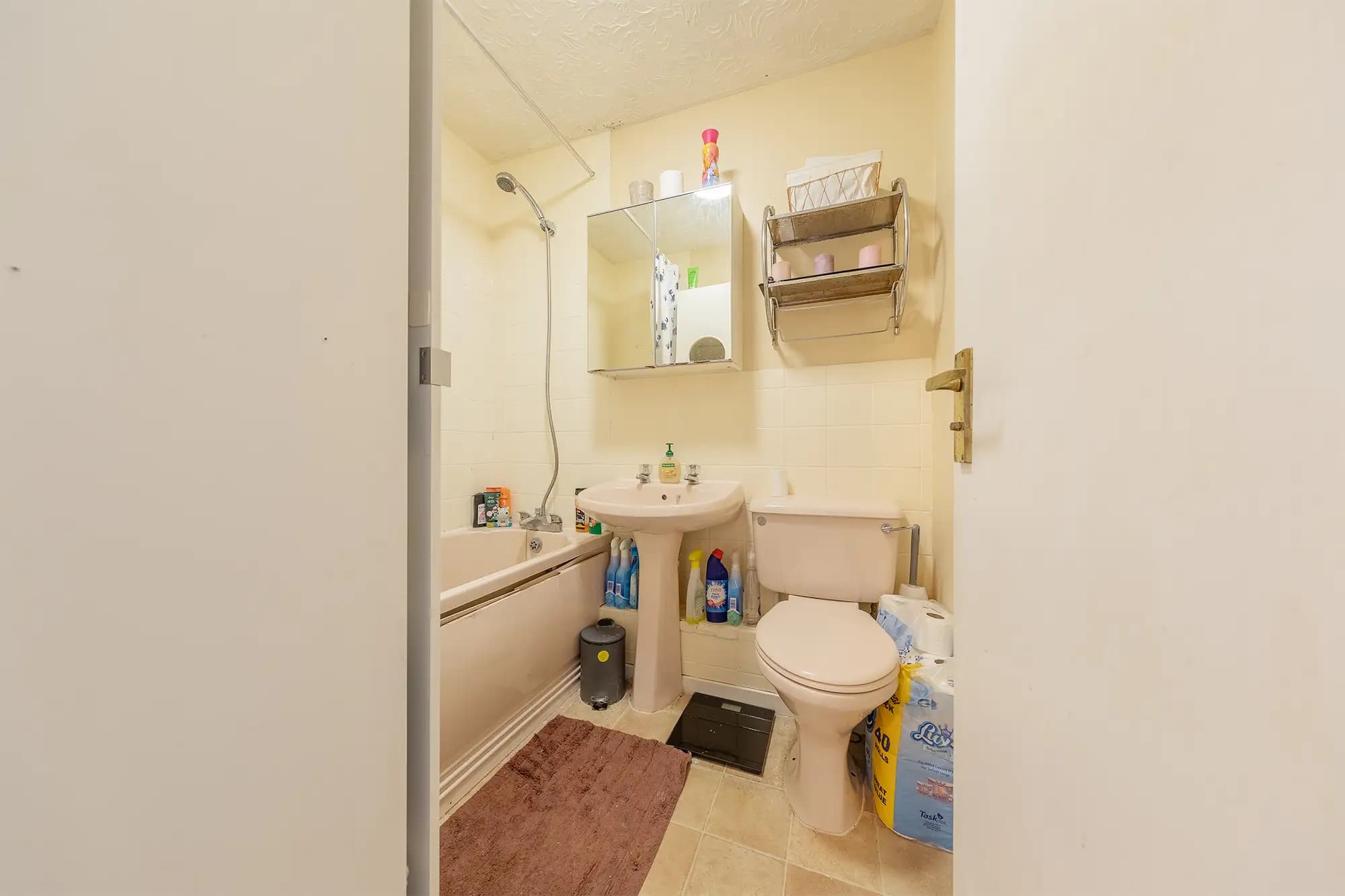 property photo 7 of 16