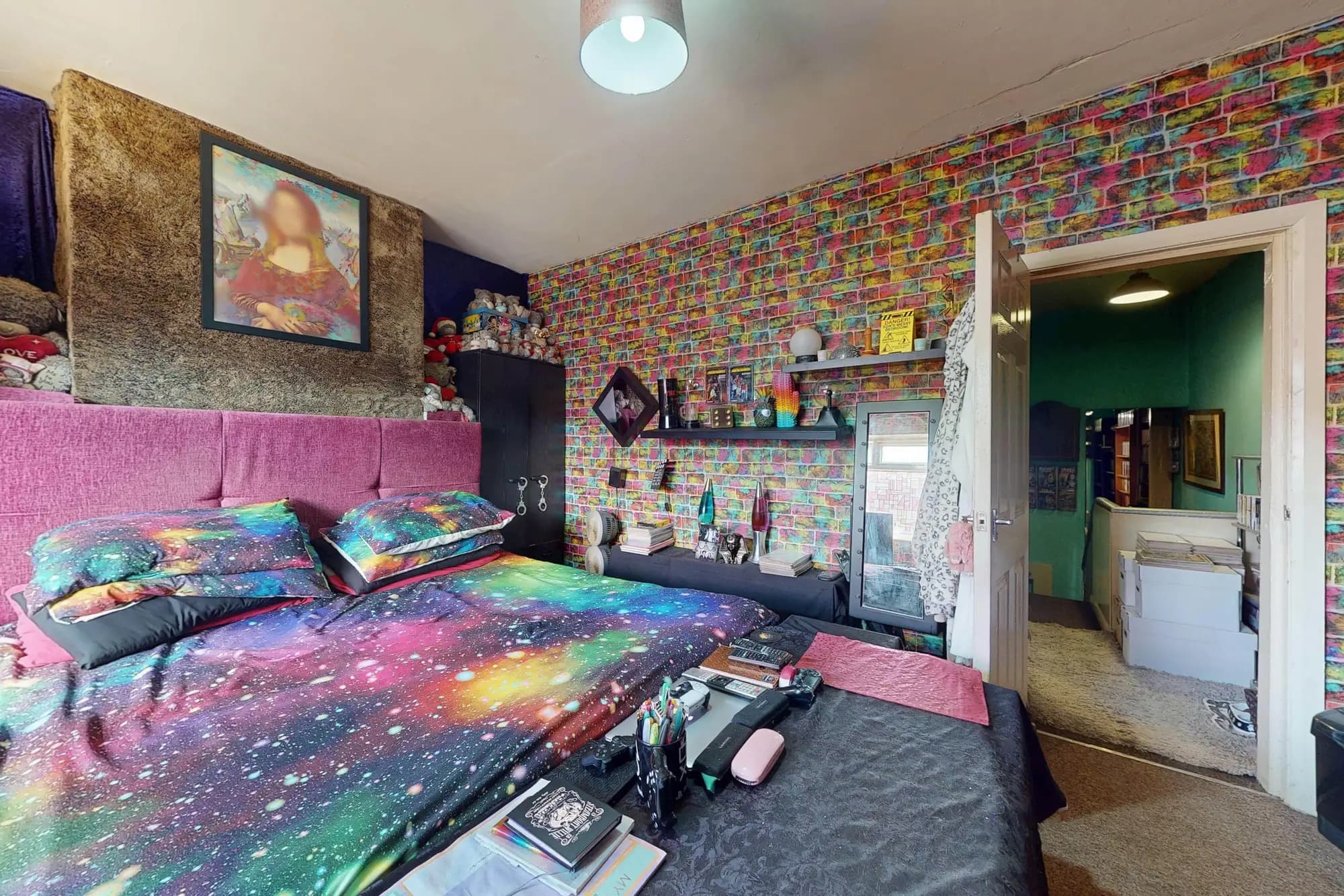 property photo 11 of 32