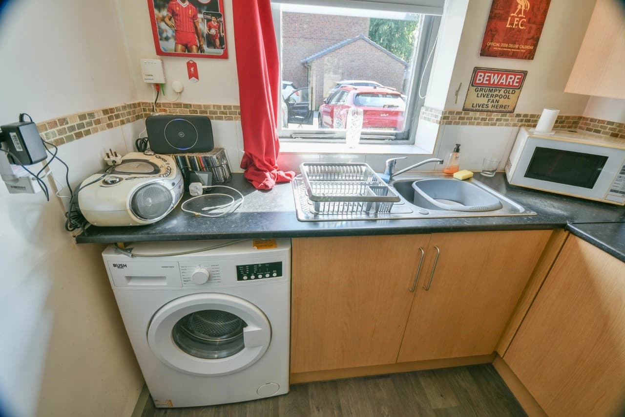 property photo 6 of 22