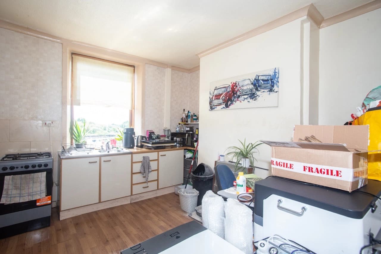 property photo 7 of 19