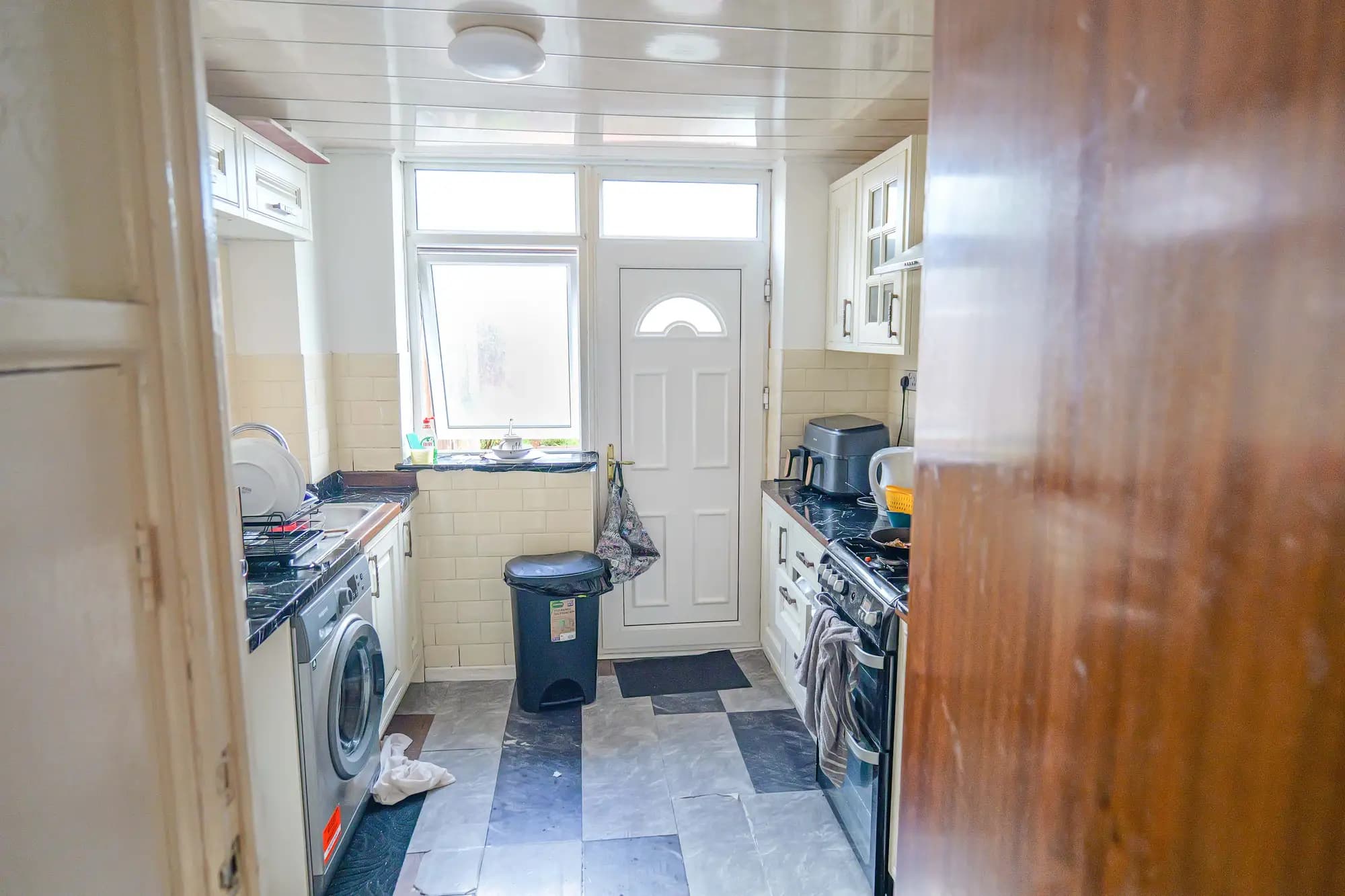 property photo 10 of 31