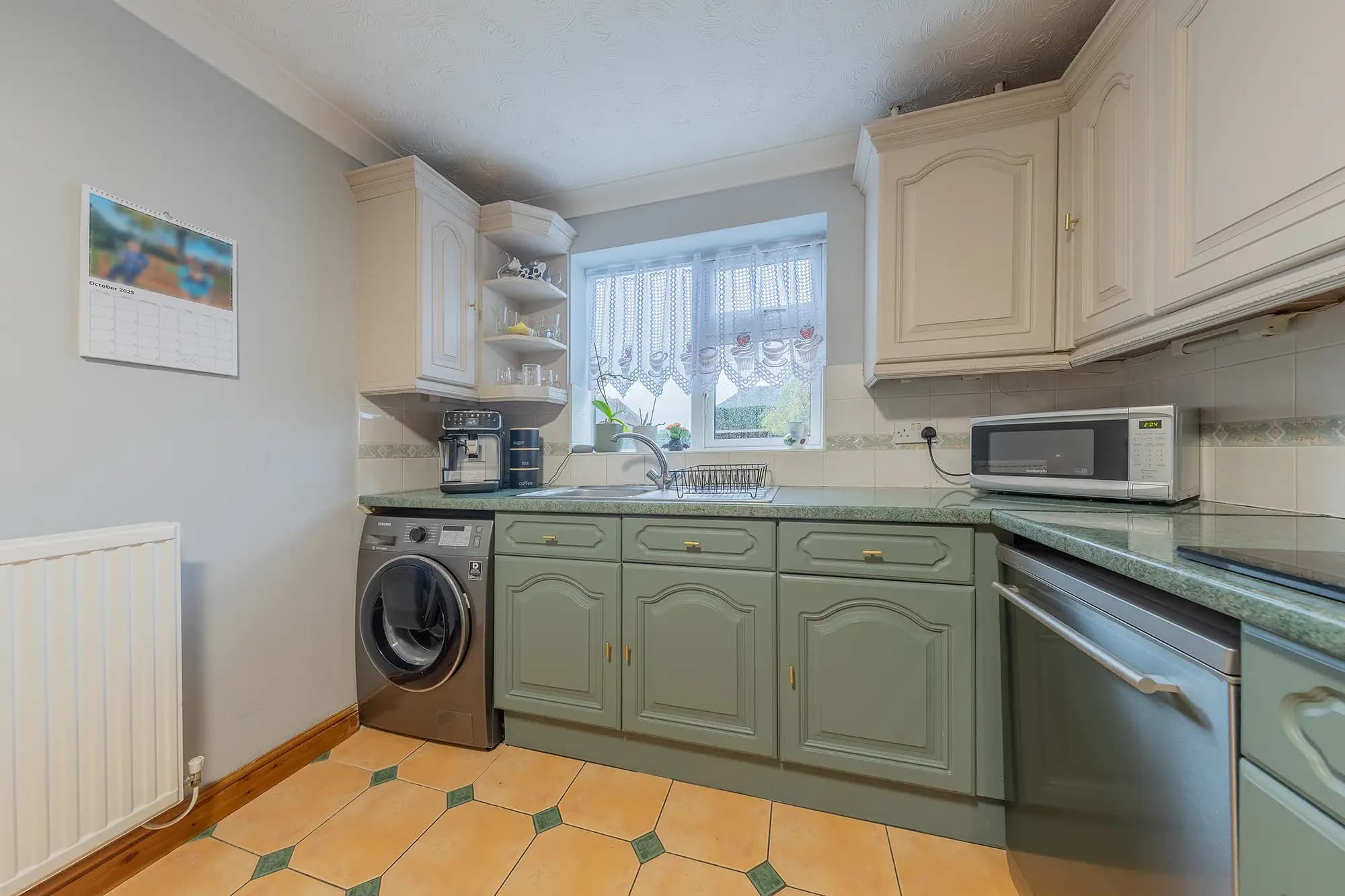 property photo 8 of 27