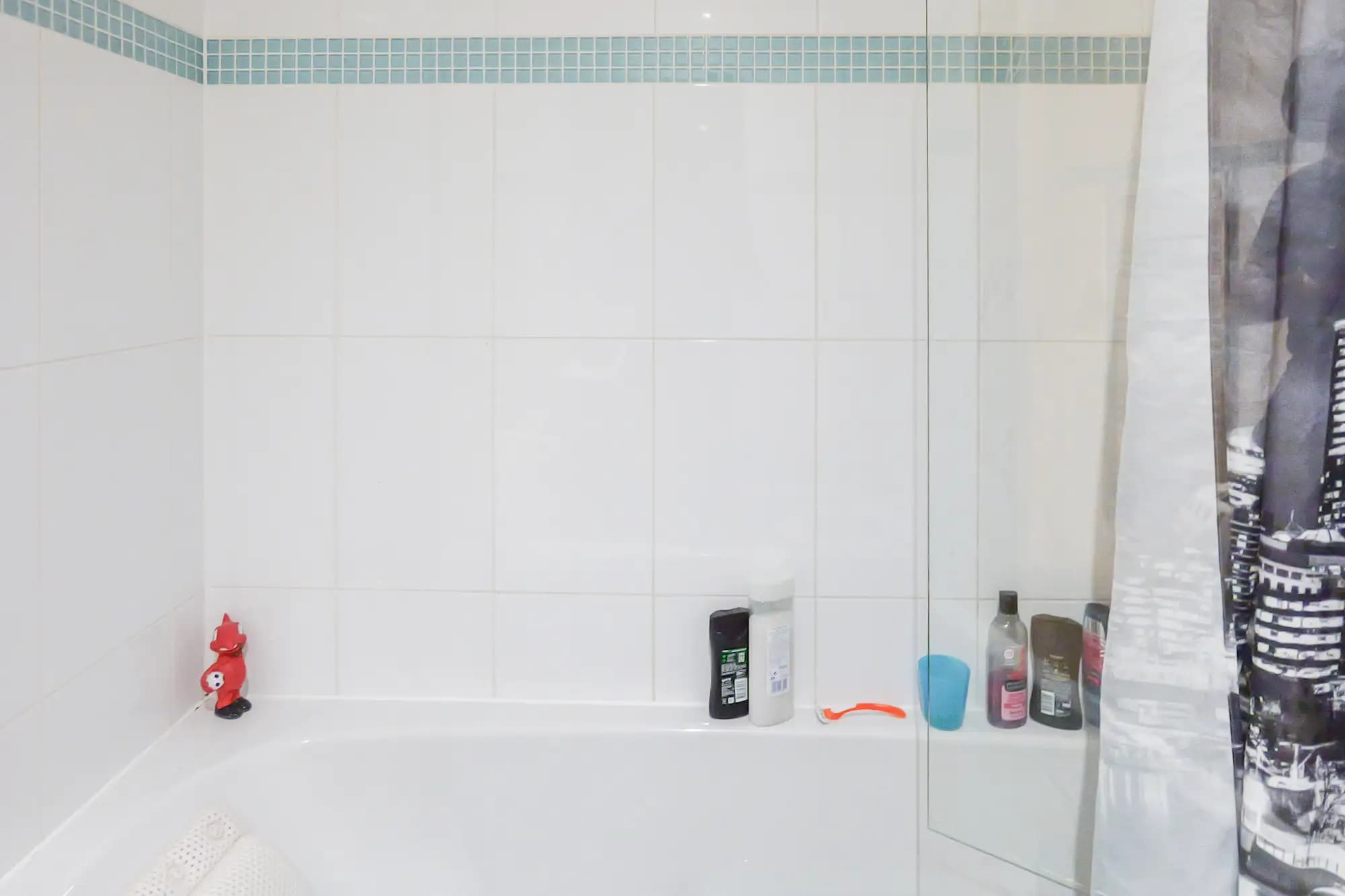 property photo 5 of 17