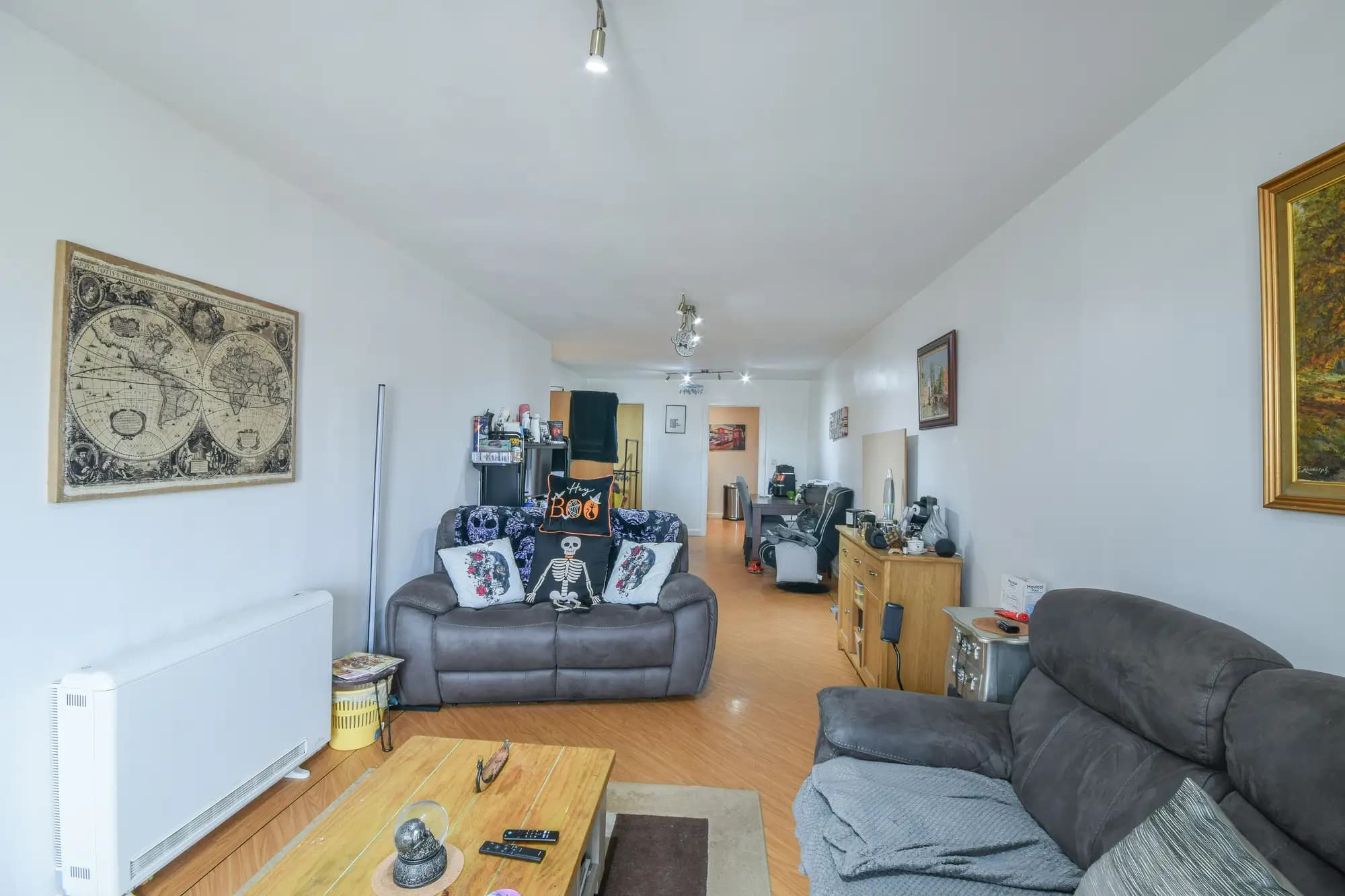 property photo 4 of 12