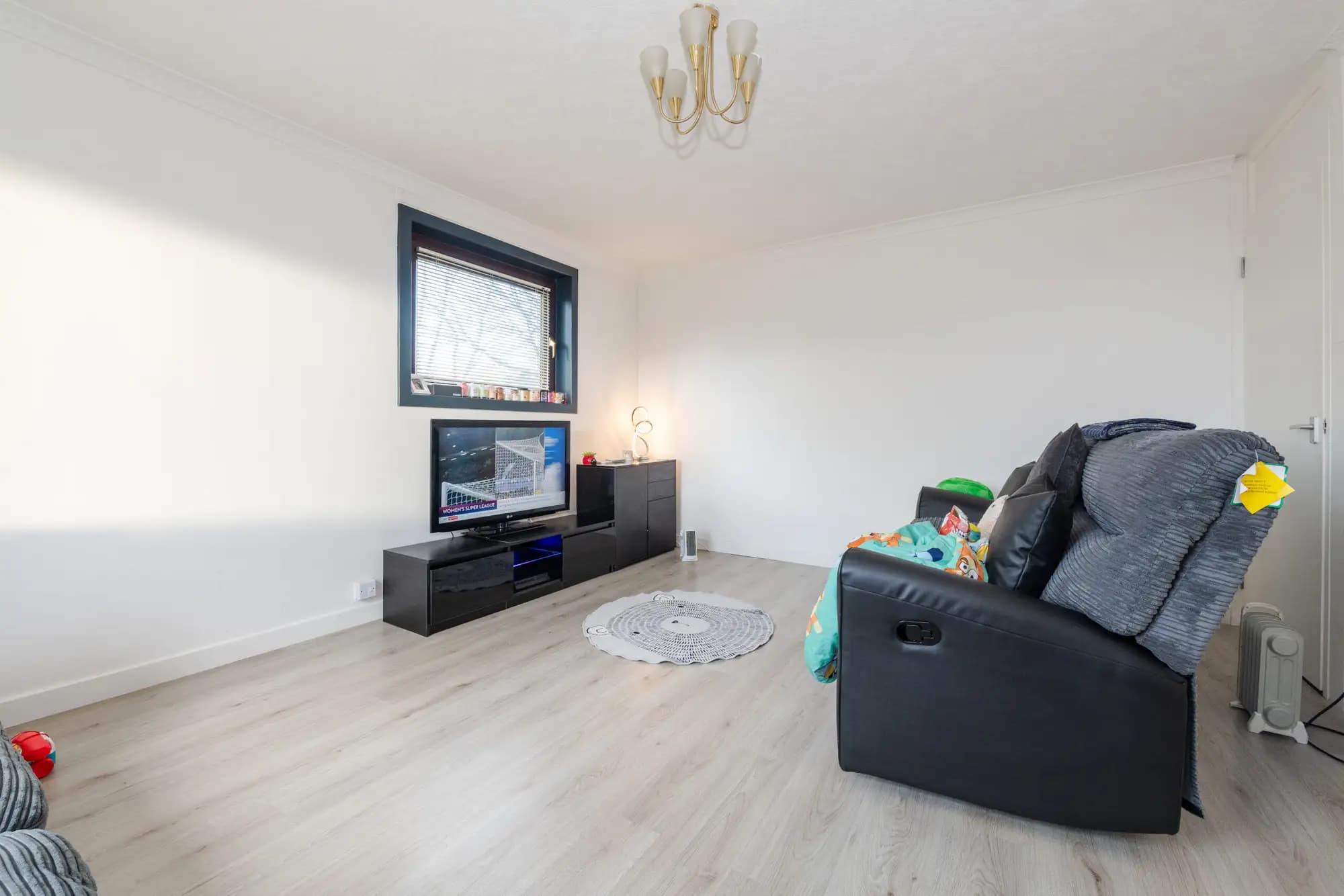 property photo 5 of 14
