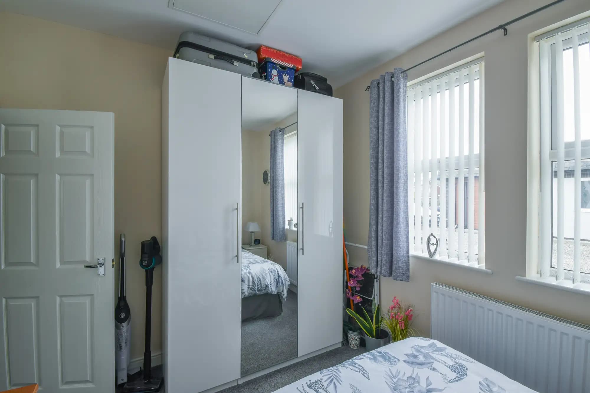 property photo 12 of 38