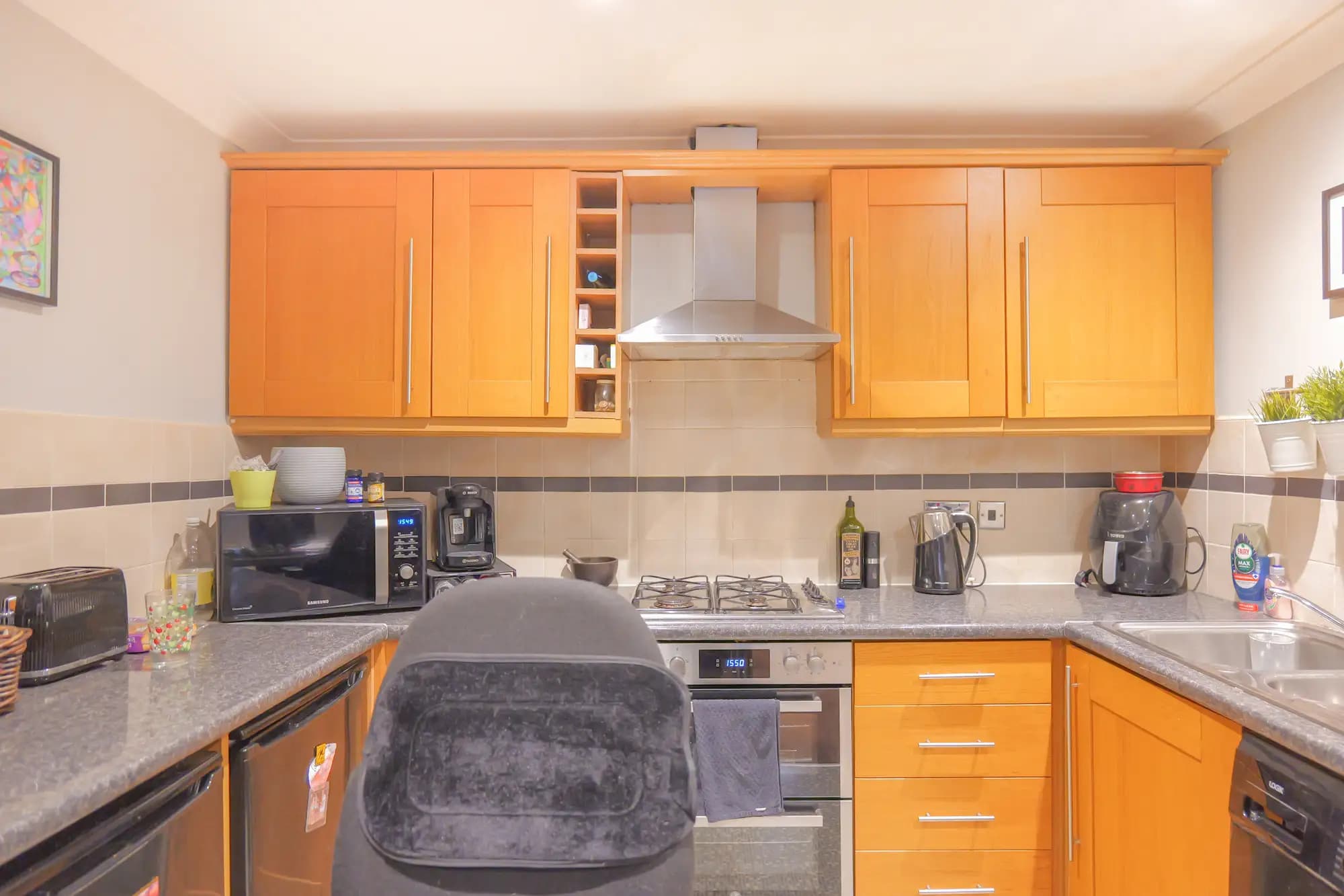 property photo 4 of 17