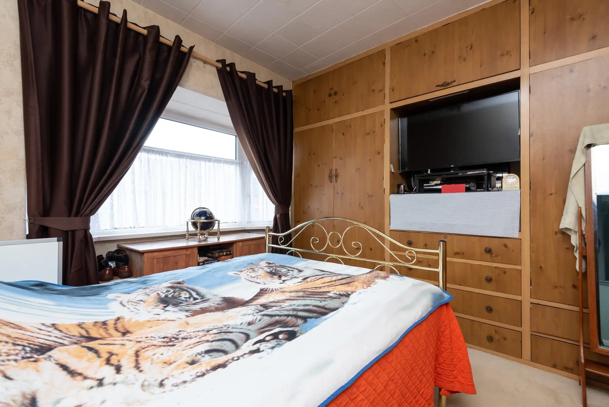 property photo 11 of 24