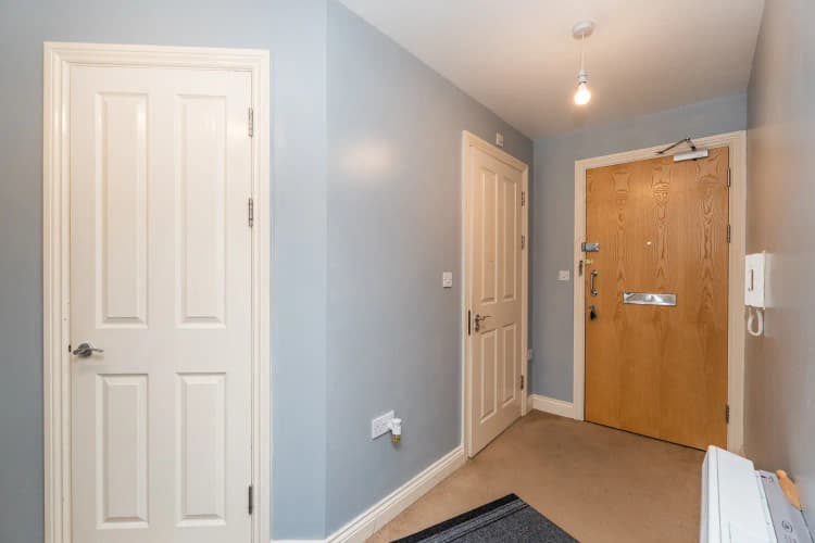 property photo 23 of 32