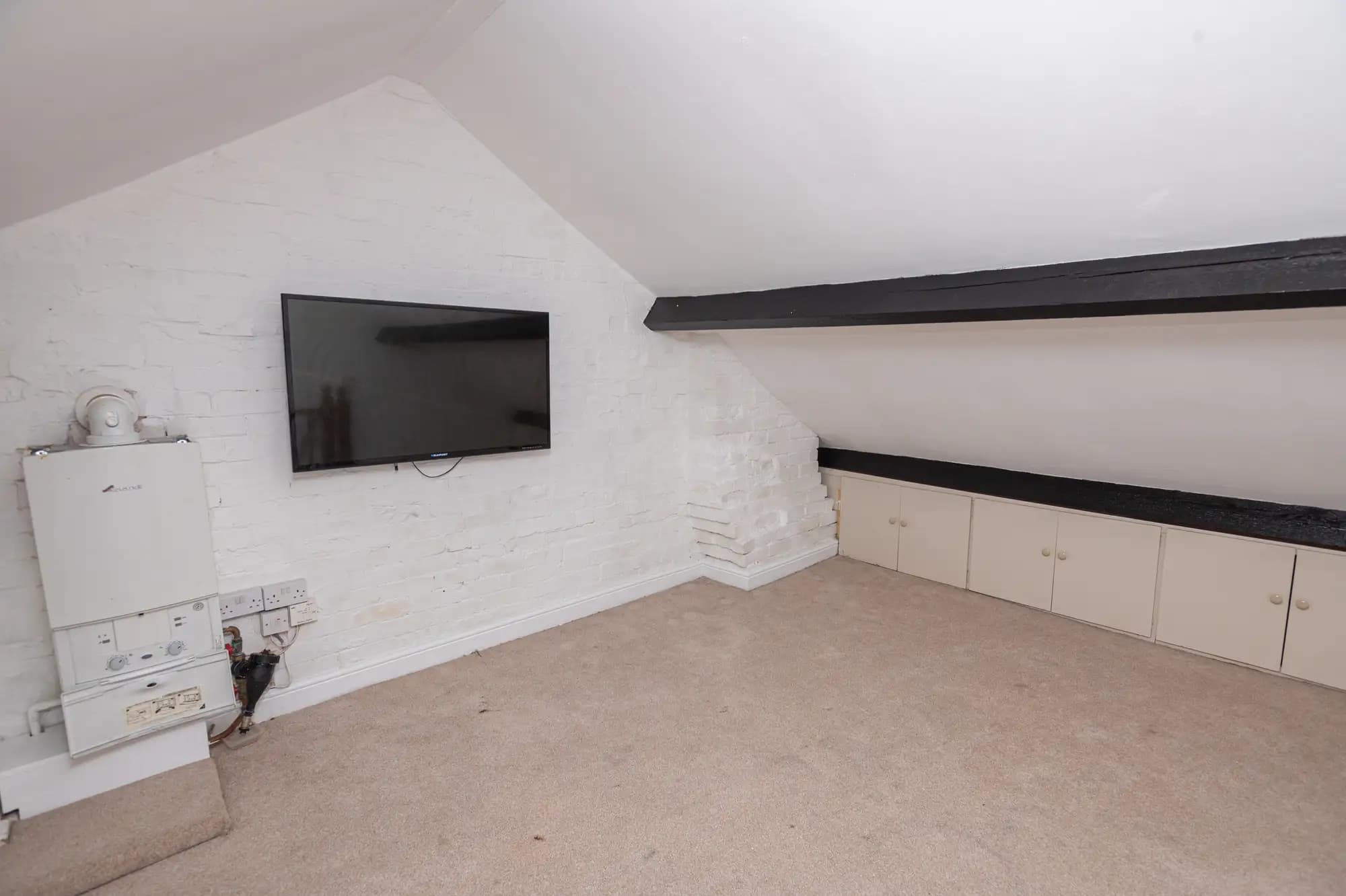 property photo 21 of 29