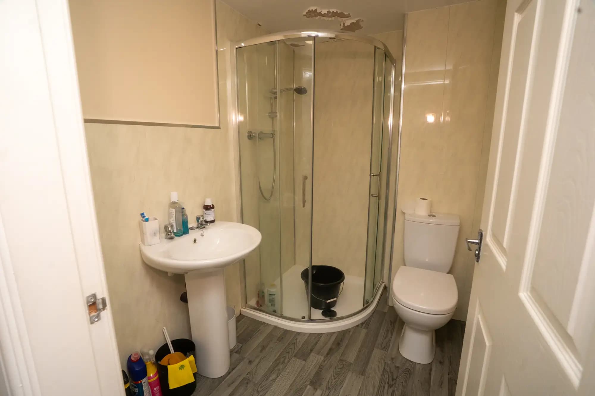 property photo 4 of 10
