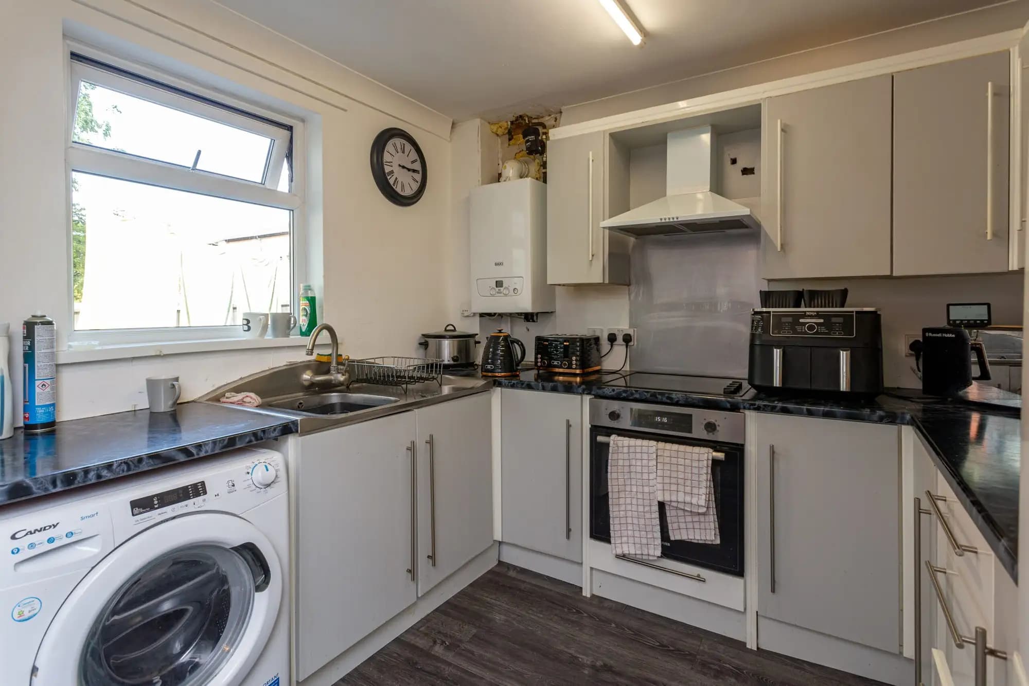 property photo 6 of 14