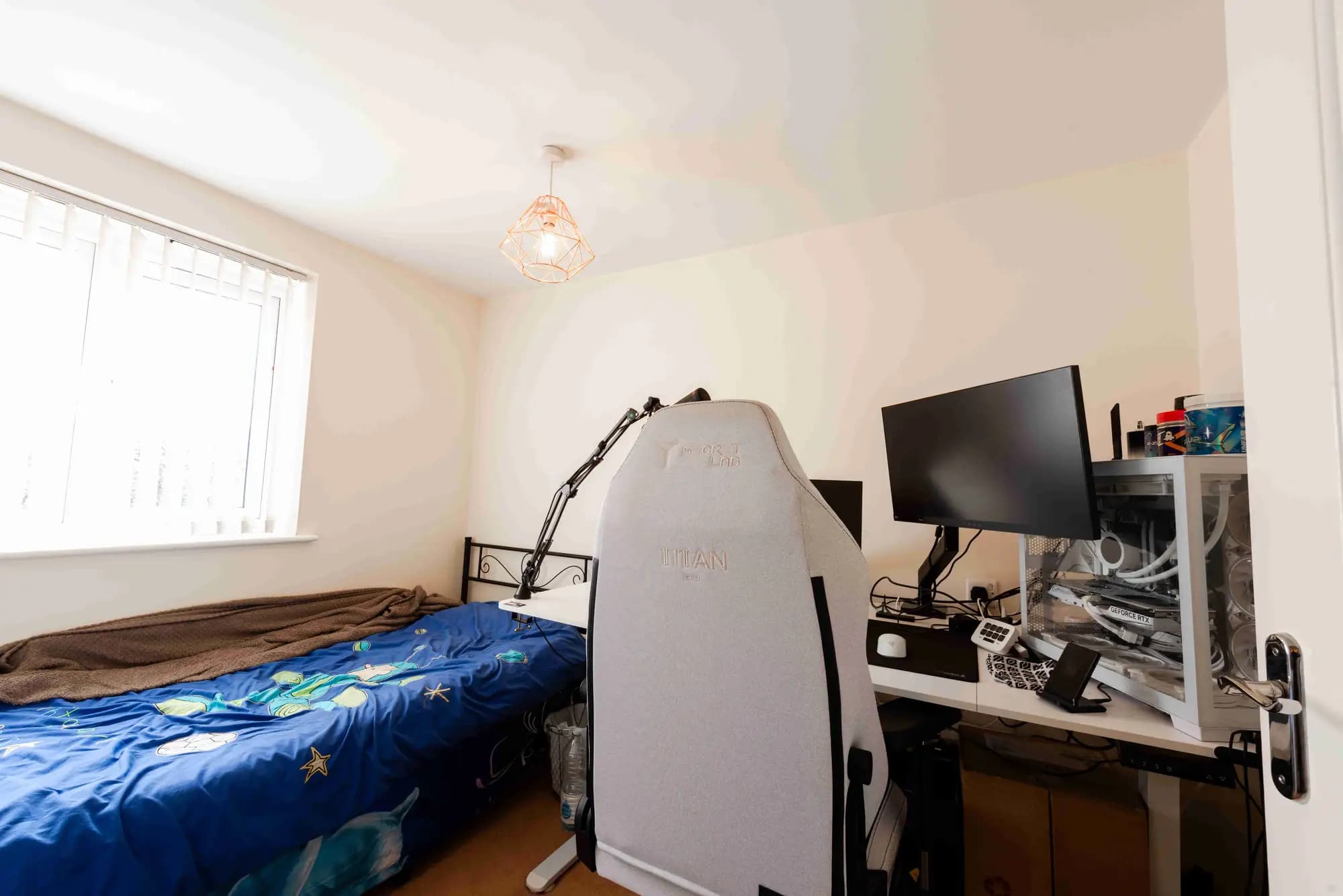 property photo 9 of 22