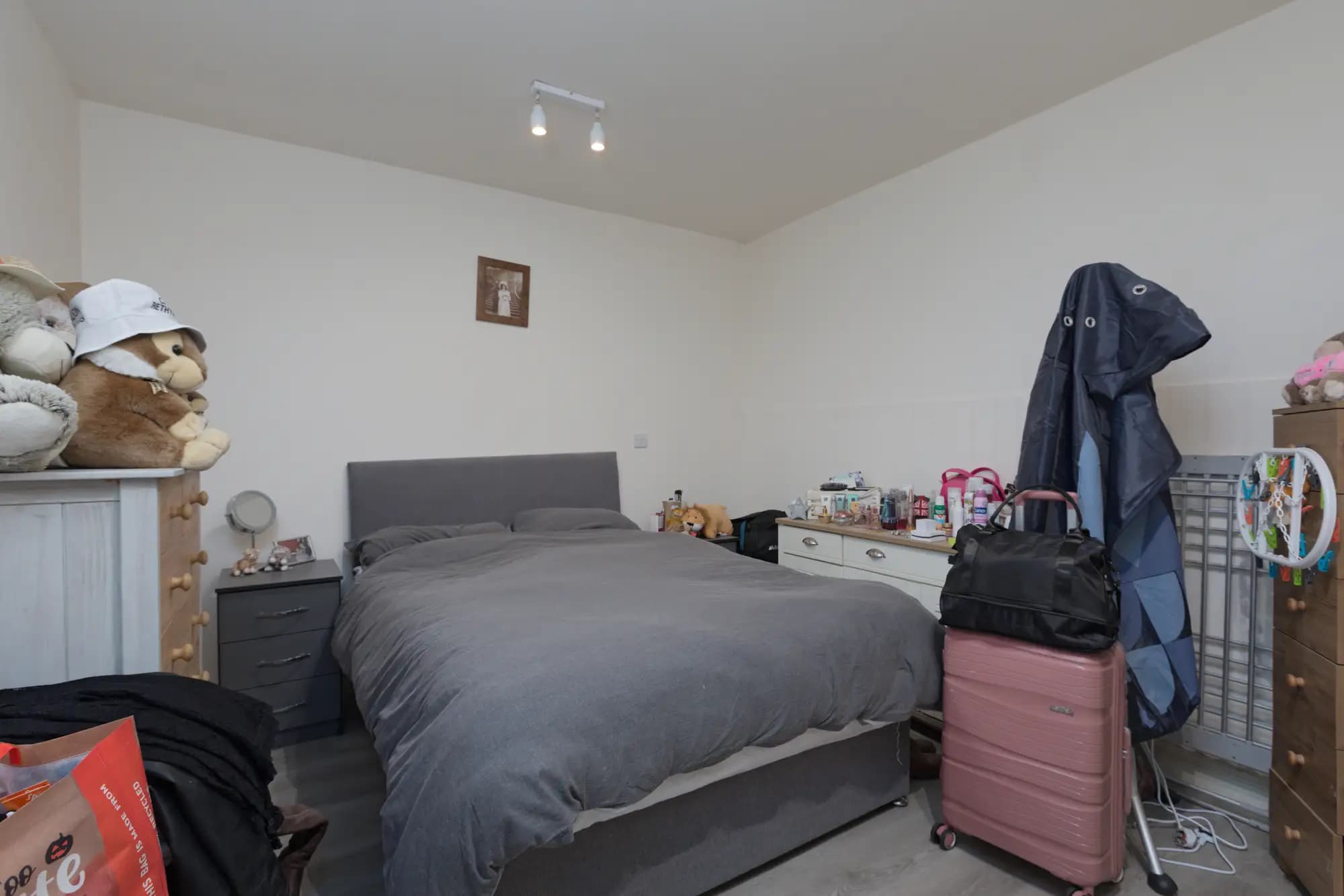 property photo 8 of 17