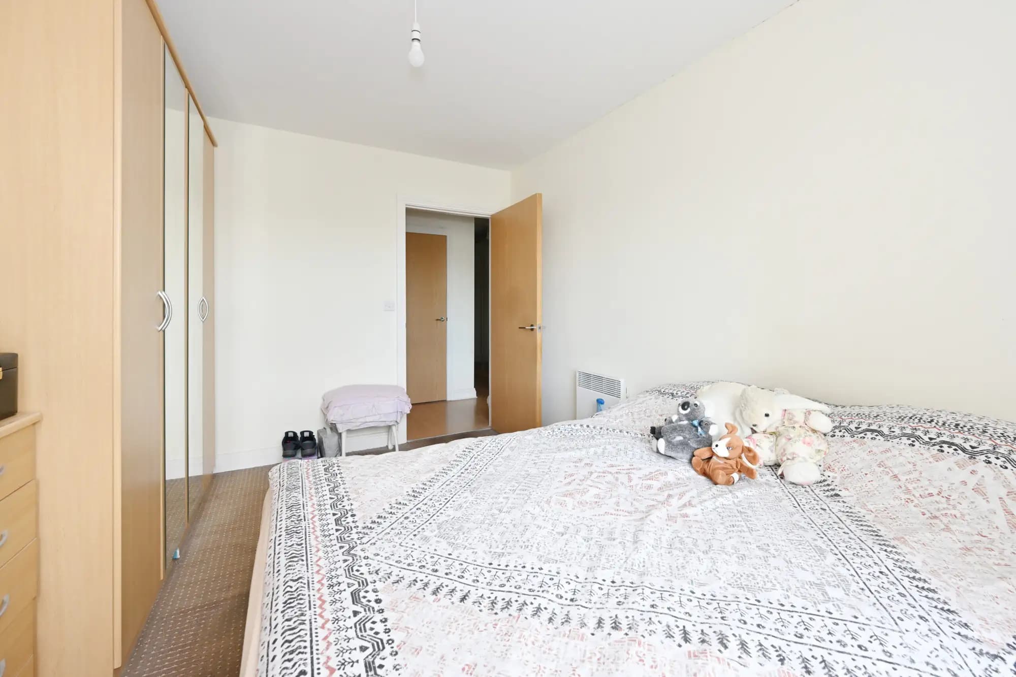 property photo 9 of 16