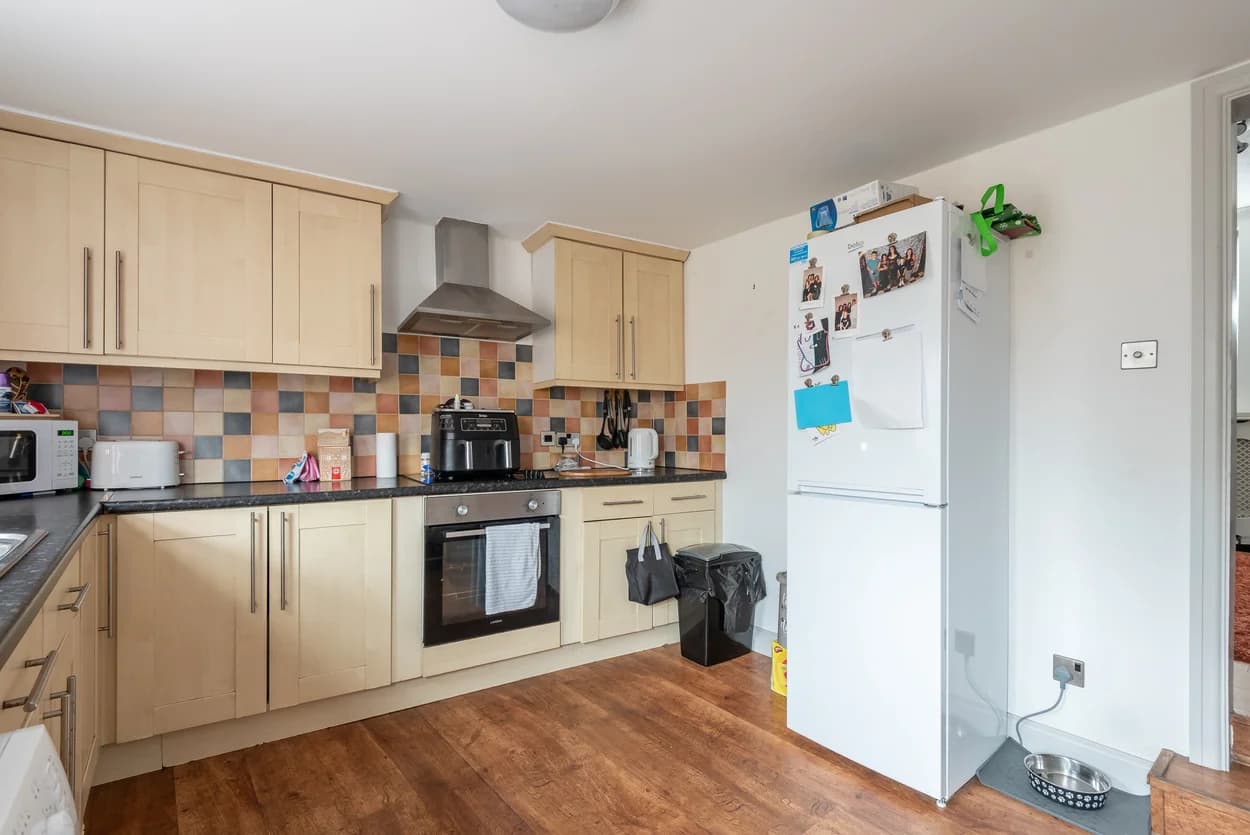 property photo 9 of 30
