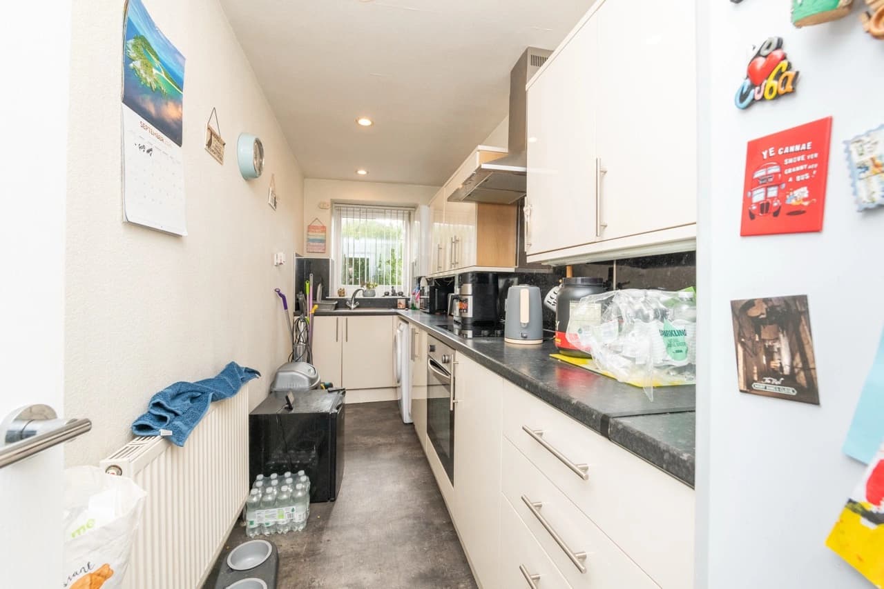 property photo 5 of 17