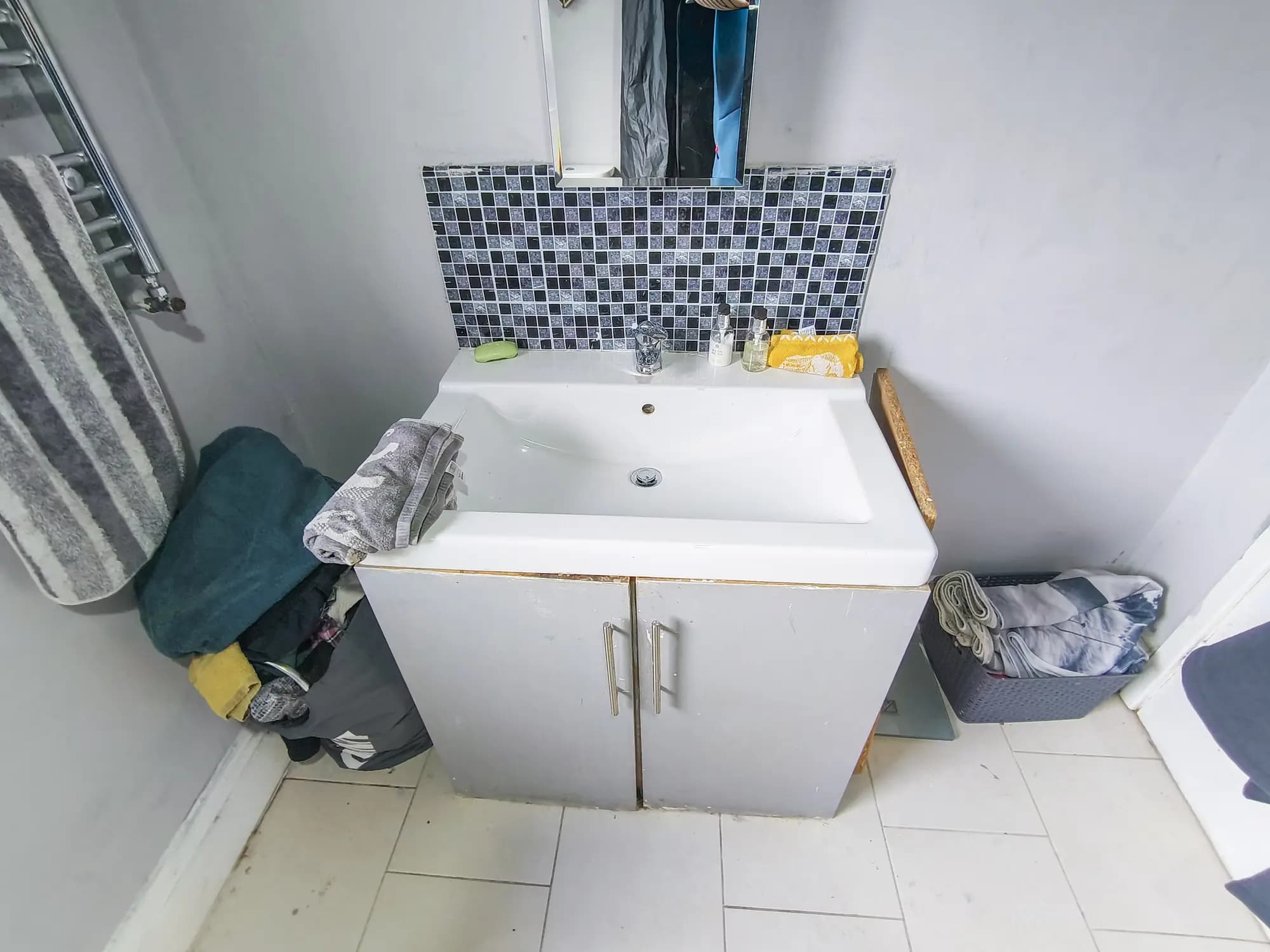 property photo 8 of 16