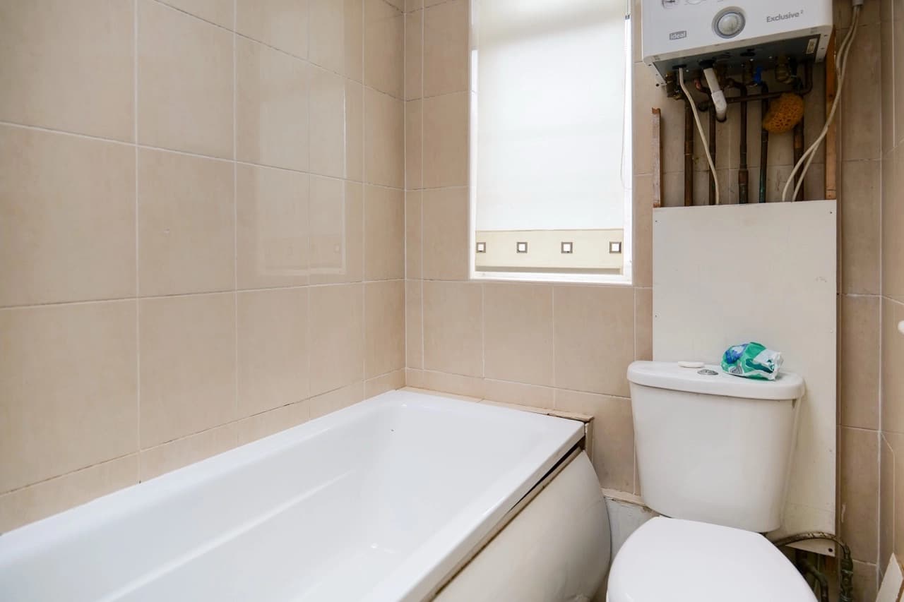 property photo 6 of 19